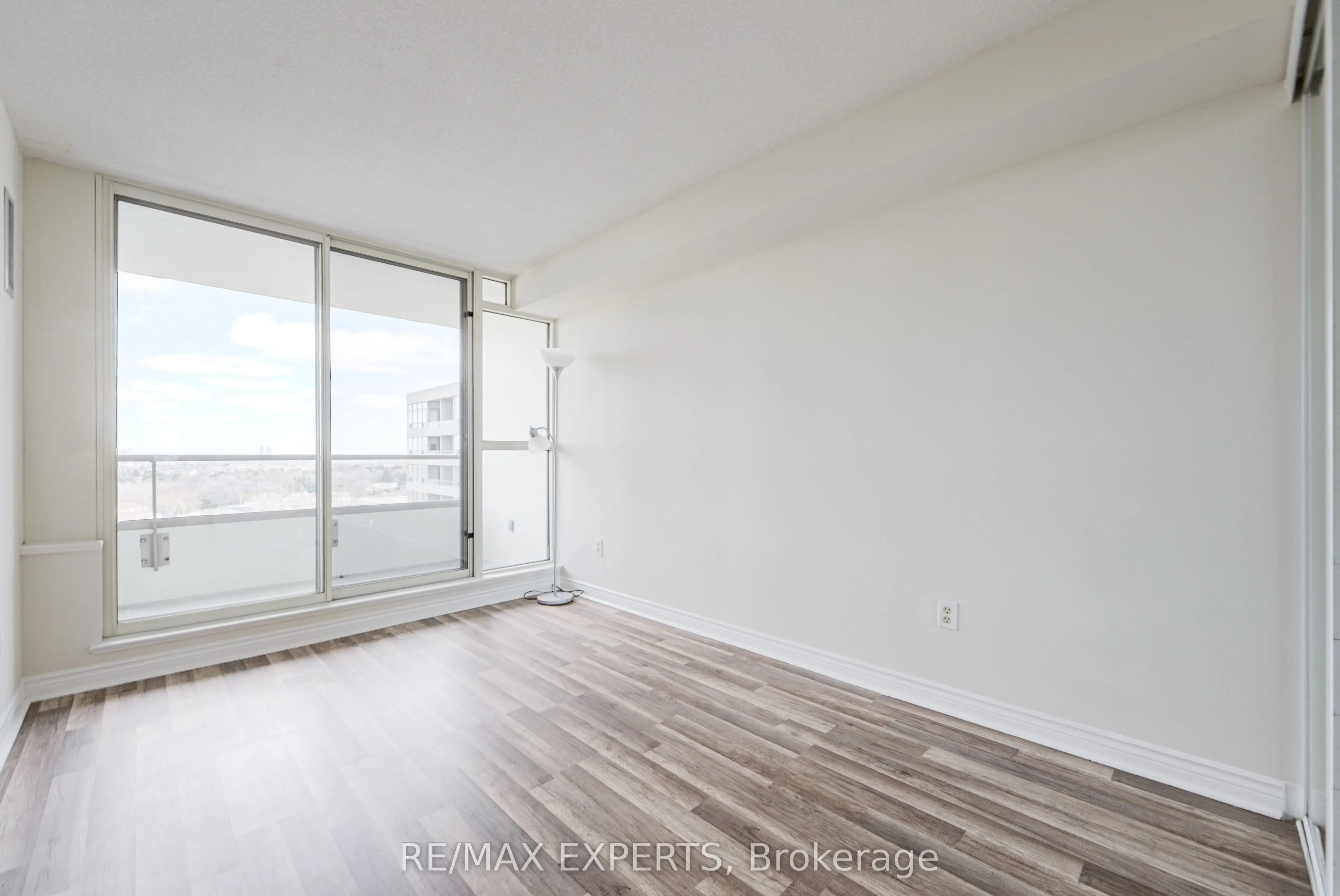 7 Townsgate Drive #1506