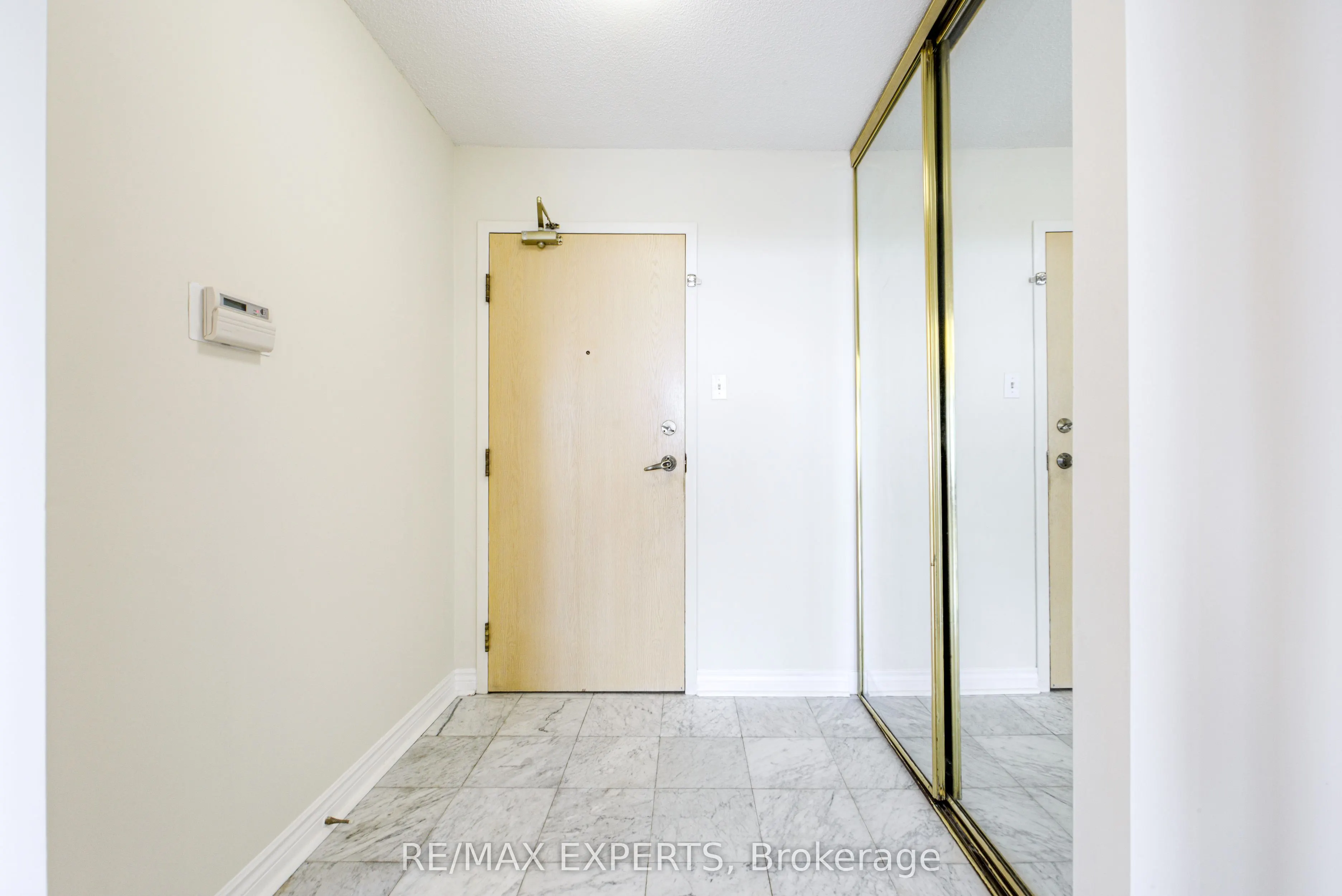 7 Townsgate Drive #1506