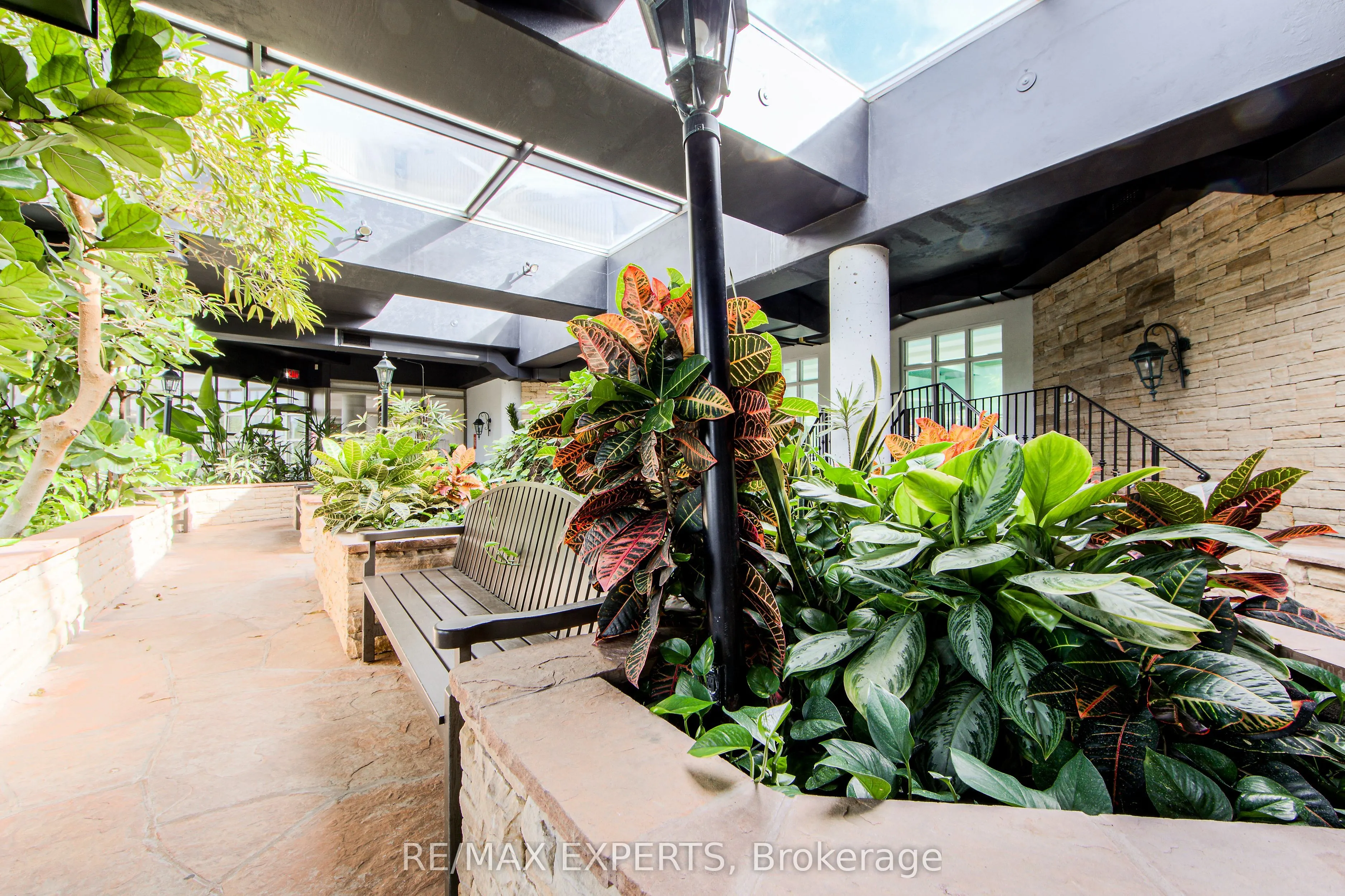 7 Townsgate Drive #1506