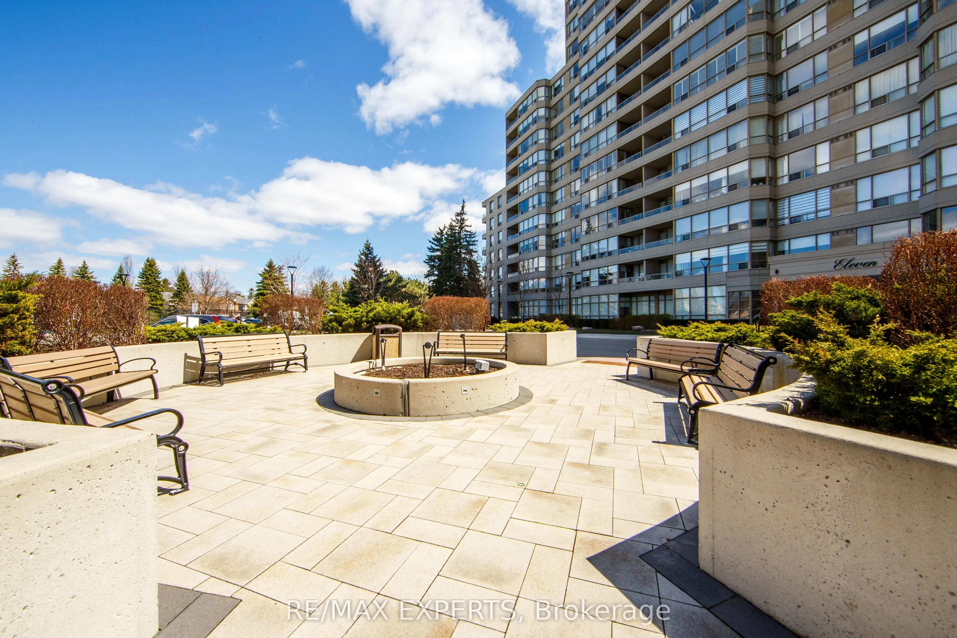 7 Townsgate Drive #1506