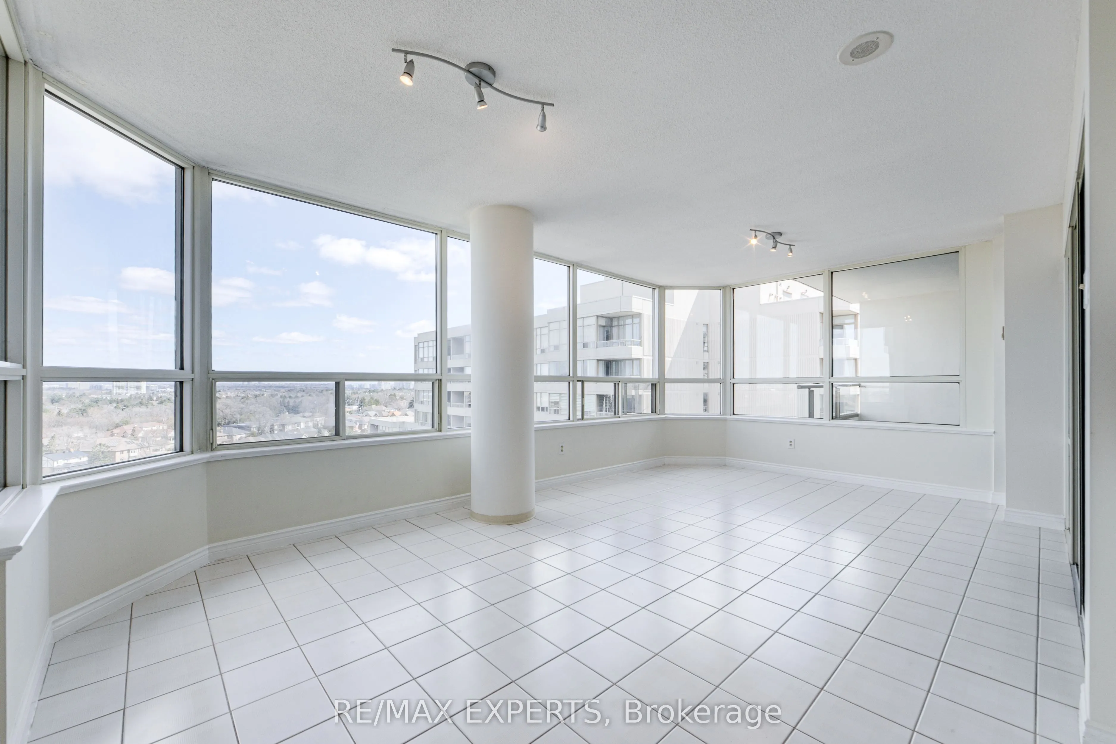 7 Townsgate Drive #1506