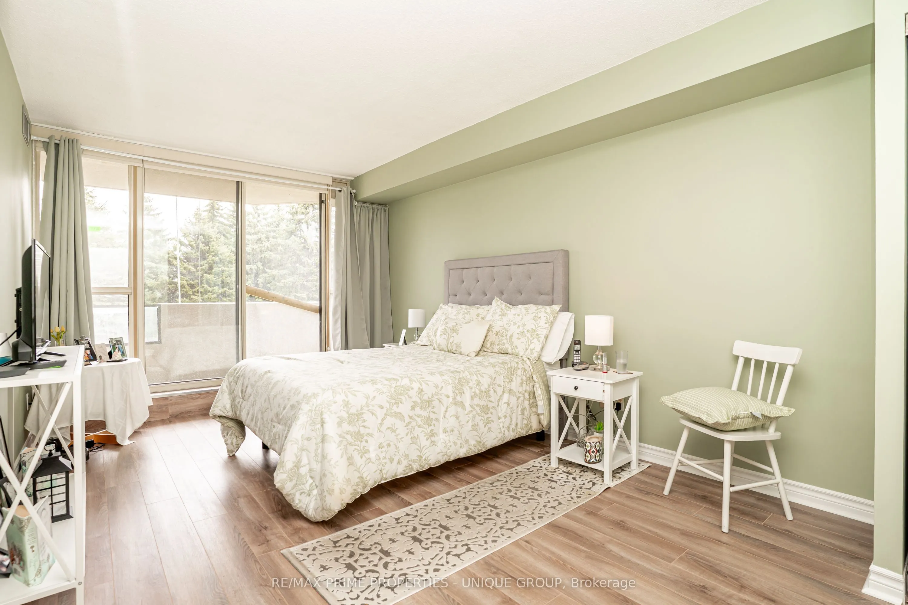 33 Weldrick Road E #209