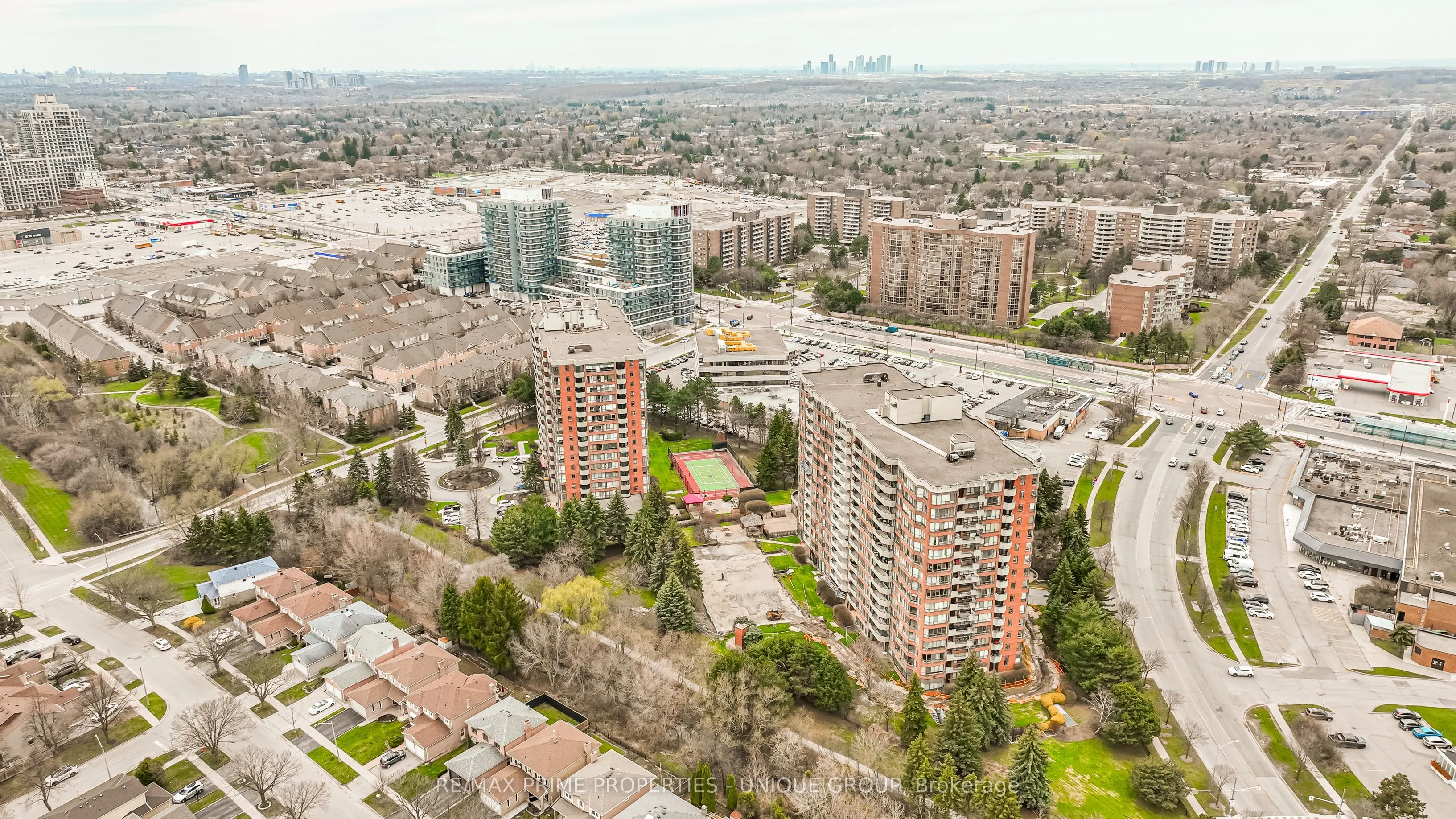 33 Weldrick Road E #209