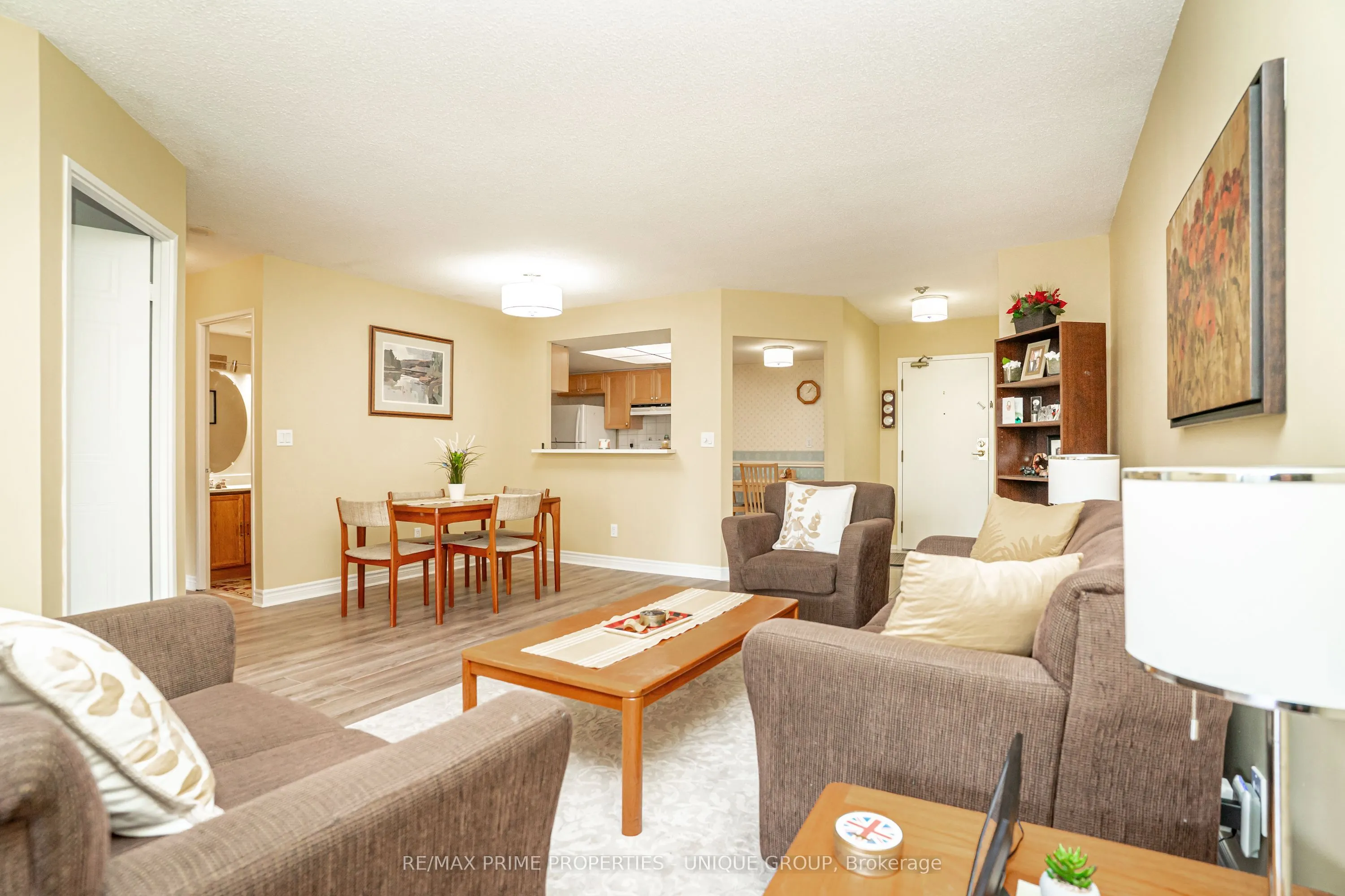 33 Weldrick Road E #209