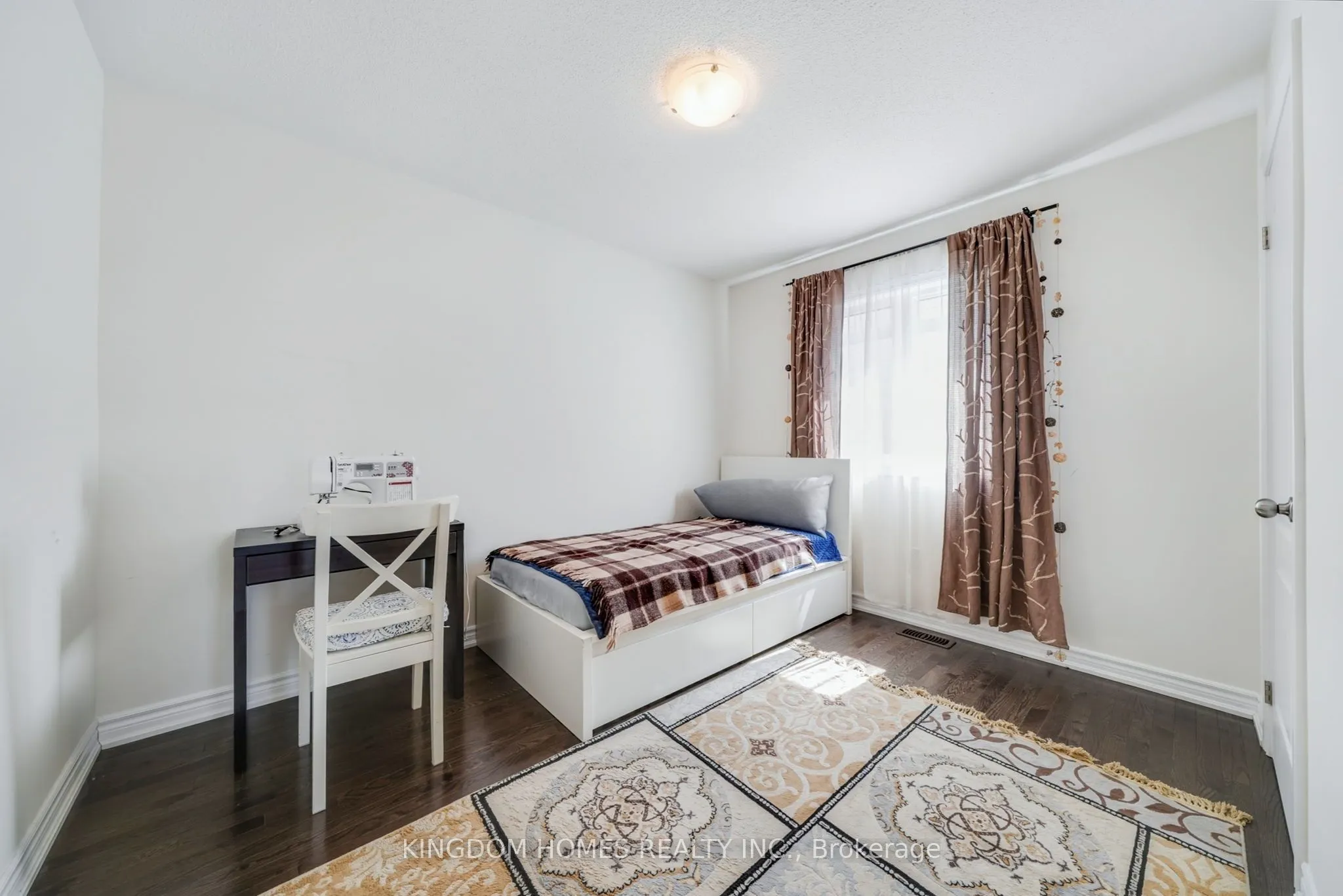 1152 Peelar Crescent