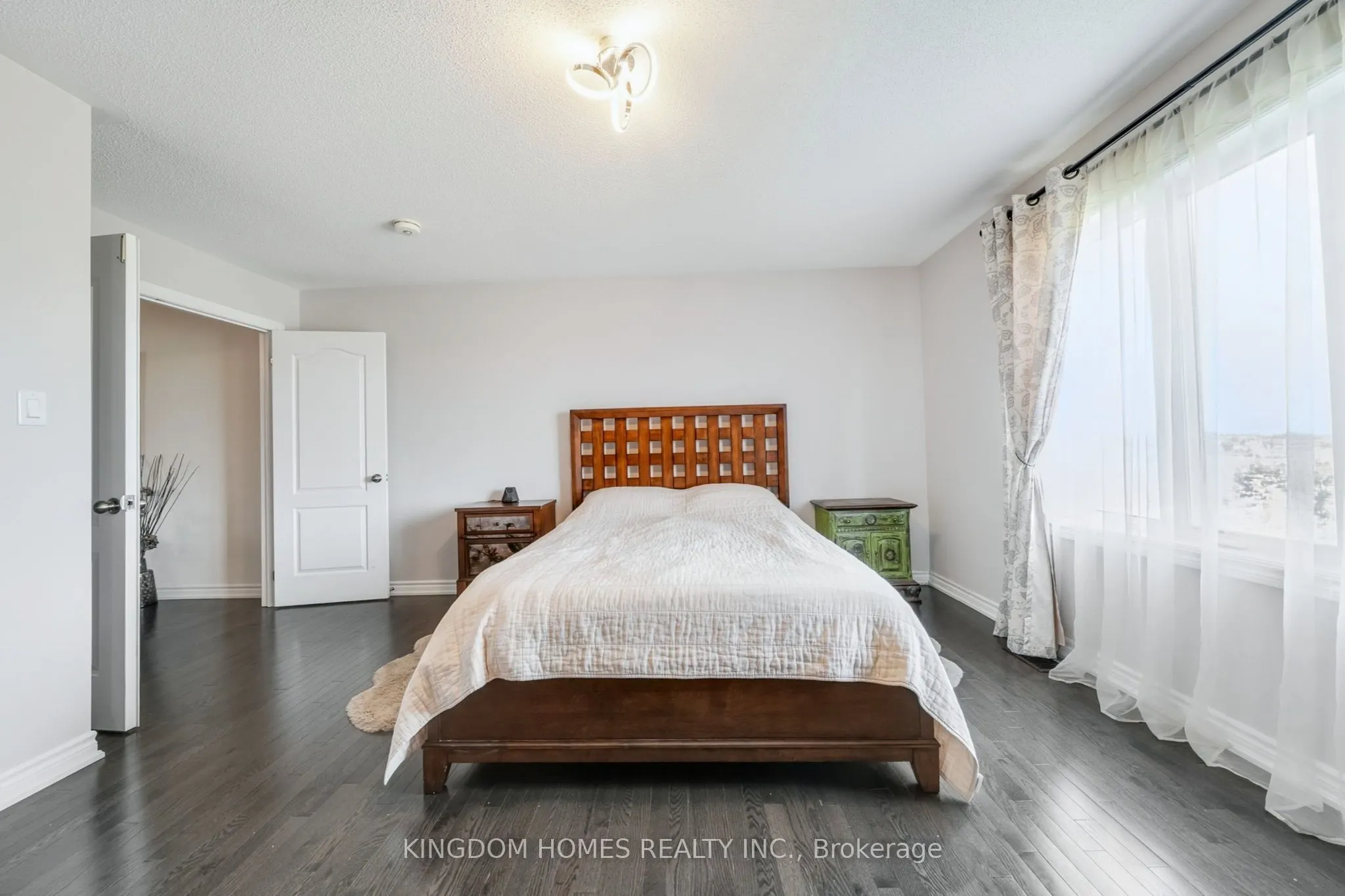1152 Peelar Crescent