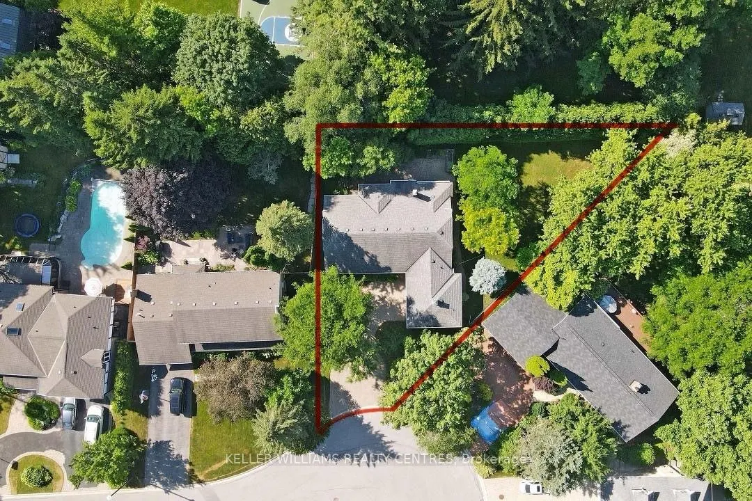 27 Hawthorne Lane
