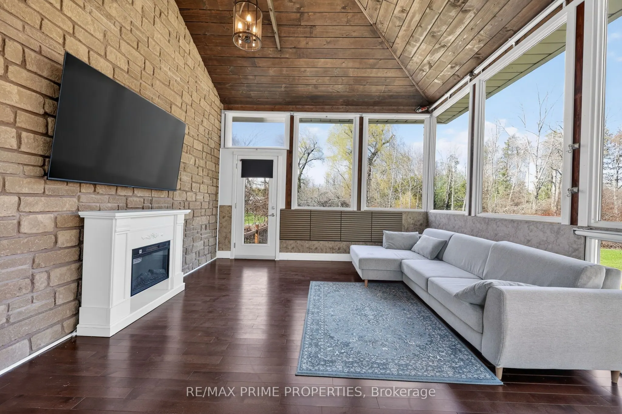 3016 Cole Road