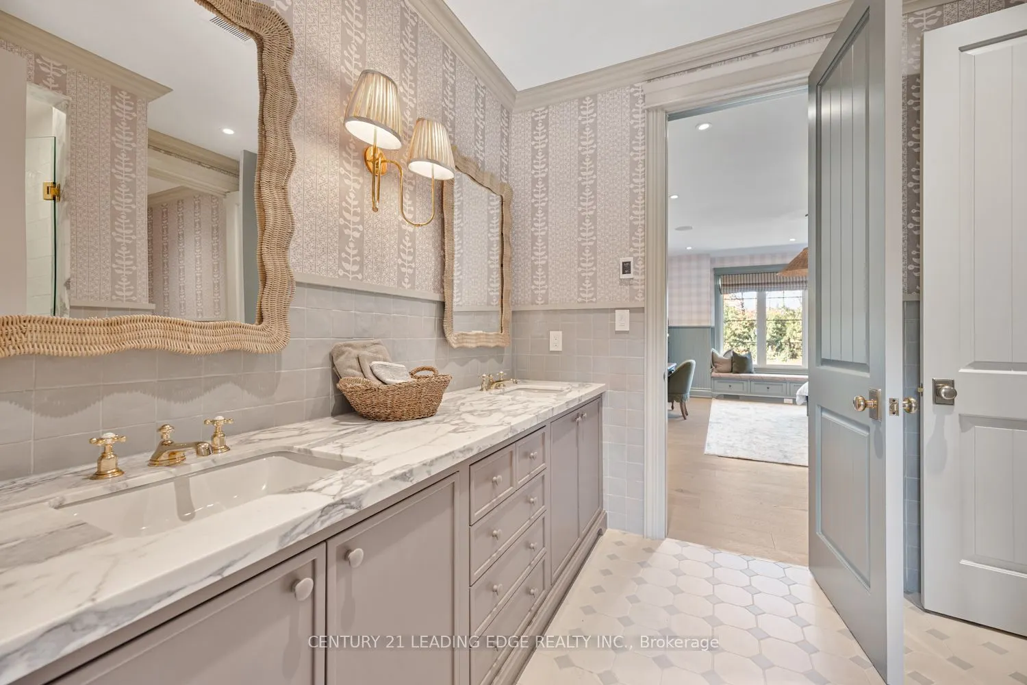 43 Newton Reed Crescent