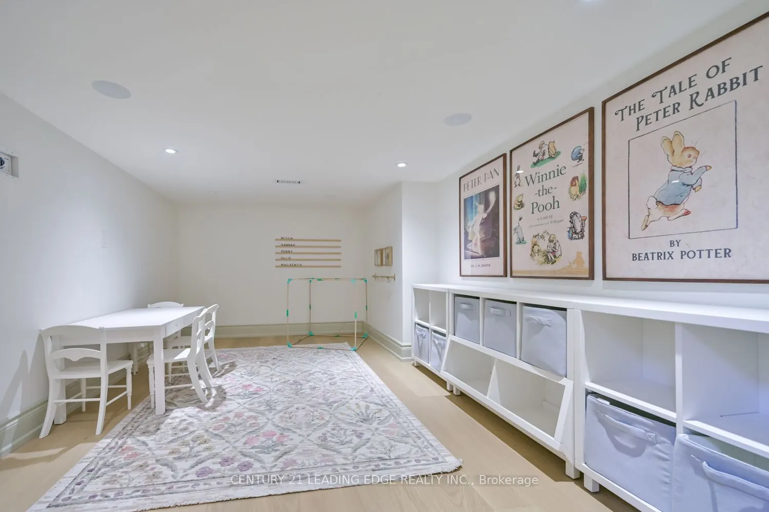 43 Newton Reed Crescent