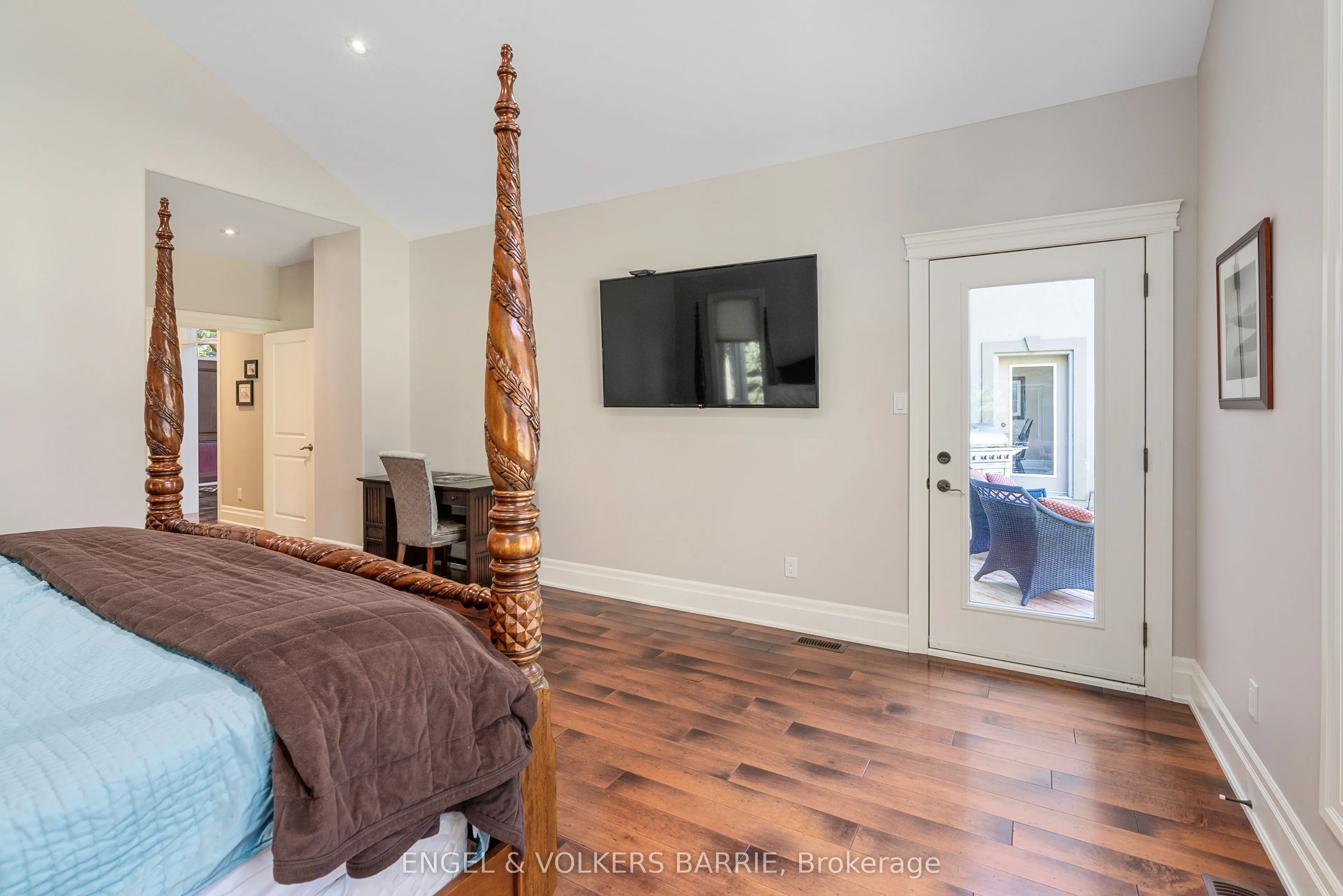 1220 Shoreview Drive