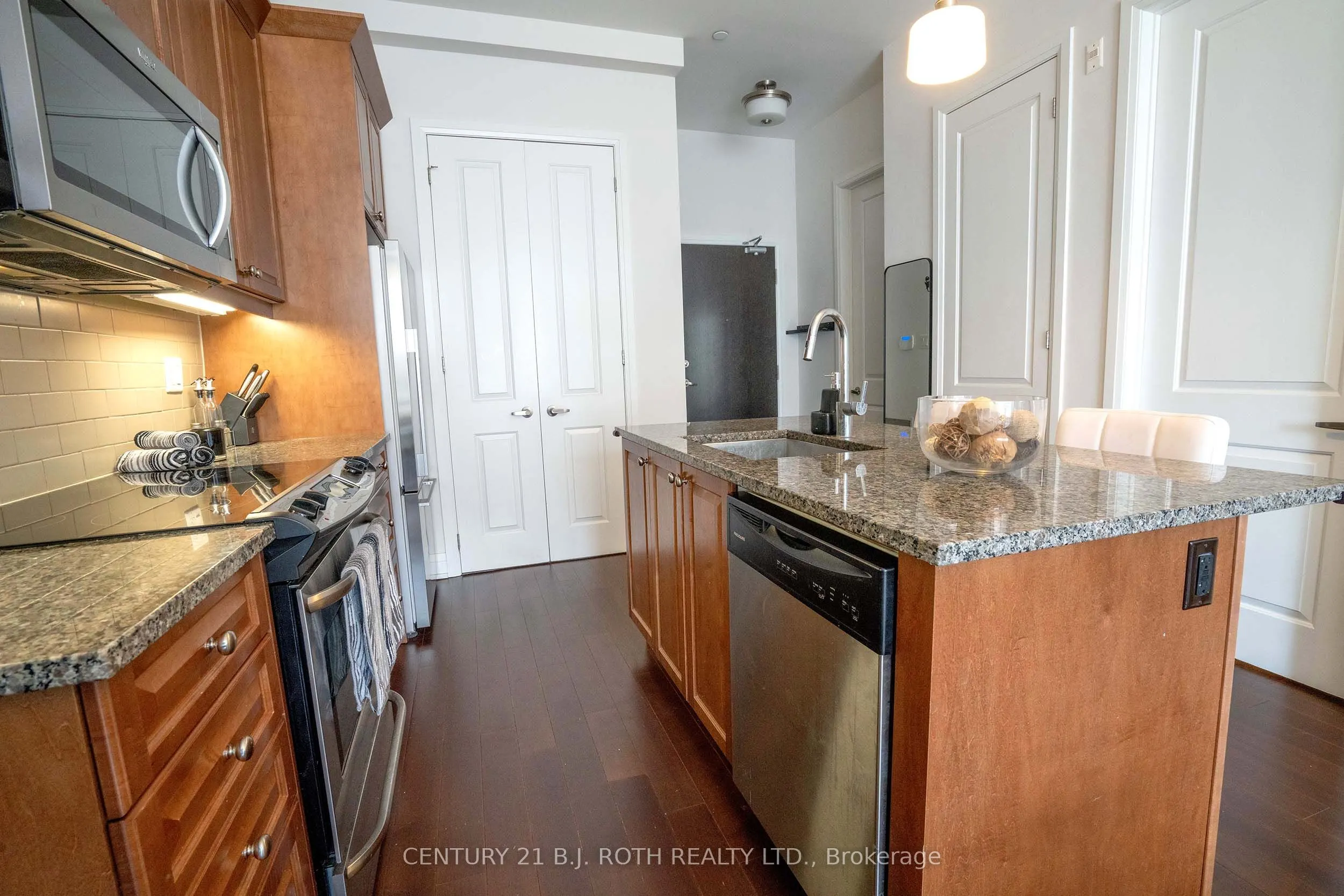 15277 Yonge Street S #313