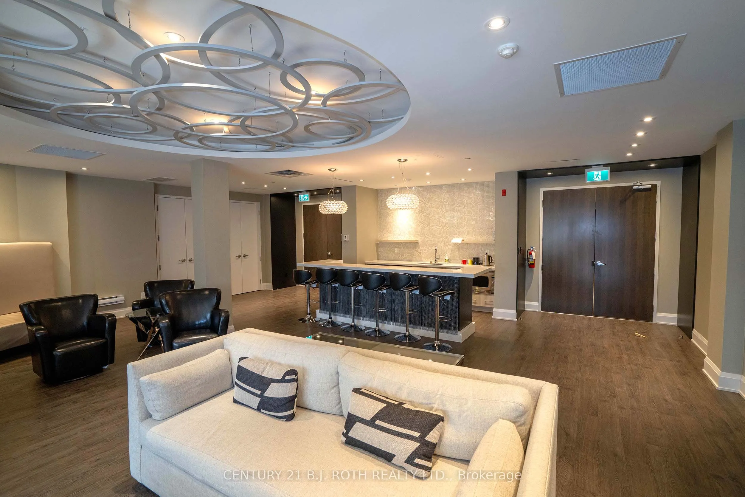 15277 Yonge Street S #313