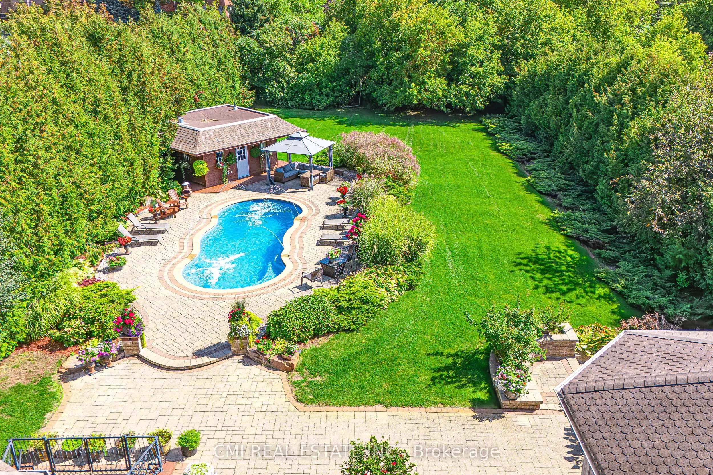 776 Woodland Acres Crescent