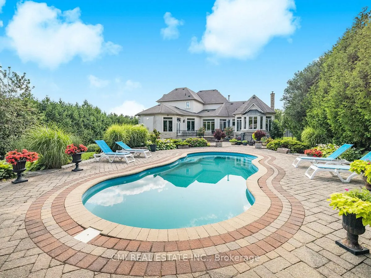 776 Woodland Acres Crescent