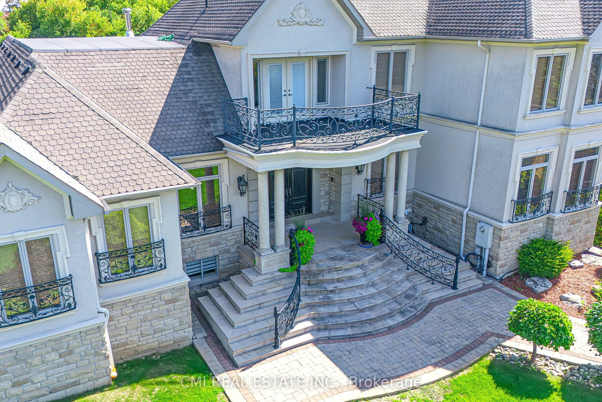 776 Woodland Acres Crescent
