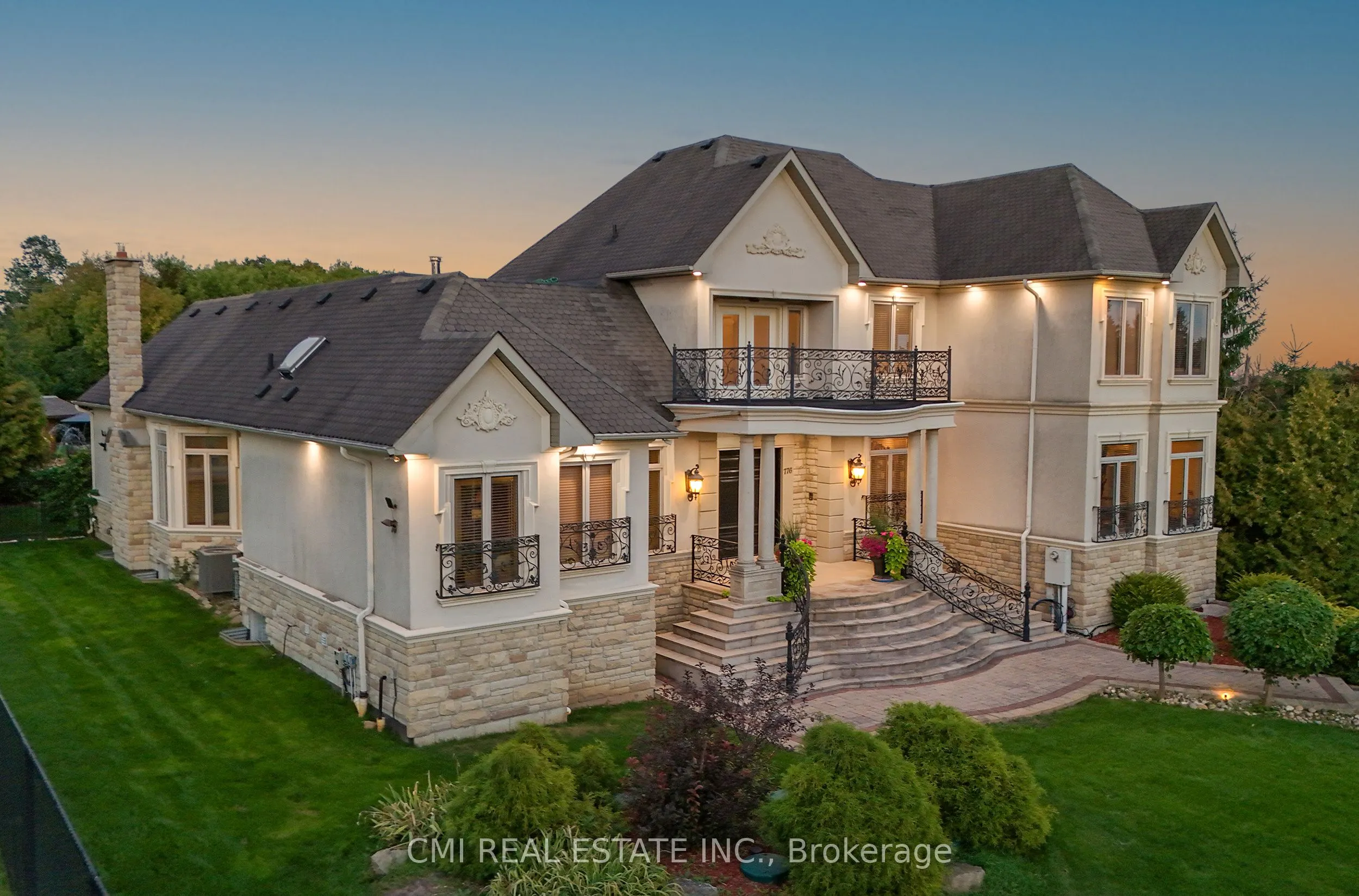 776 Woodland Acres Crescent