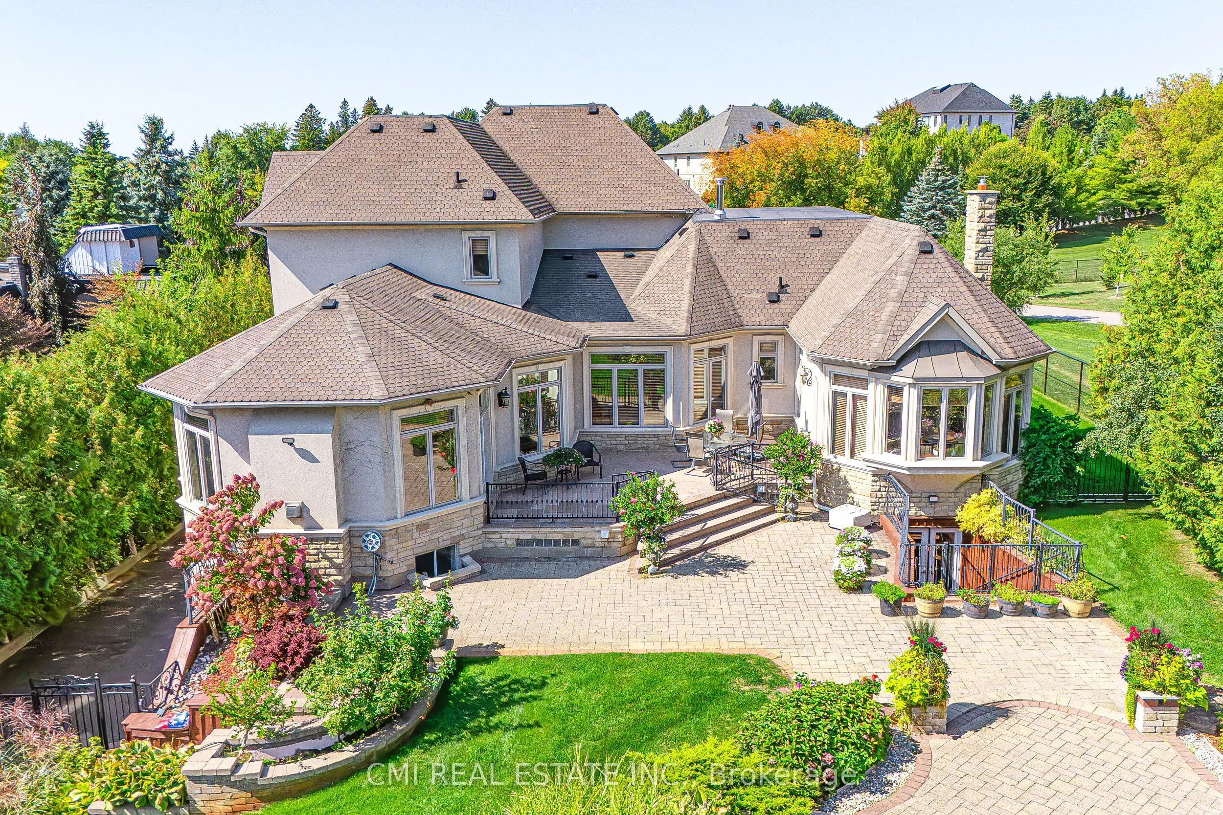 776 Woodland Acres Crescent