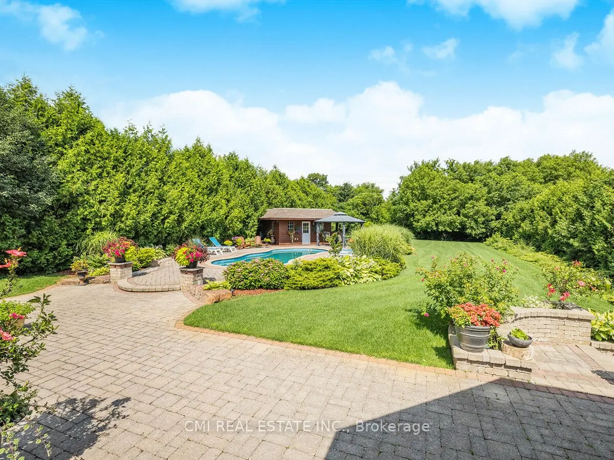 776 Woodland Acres Crescent