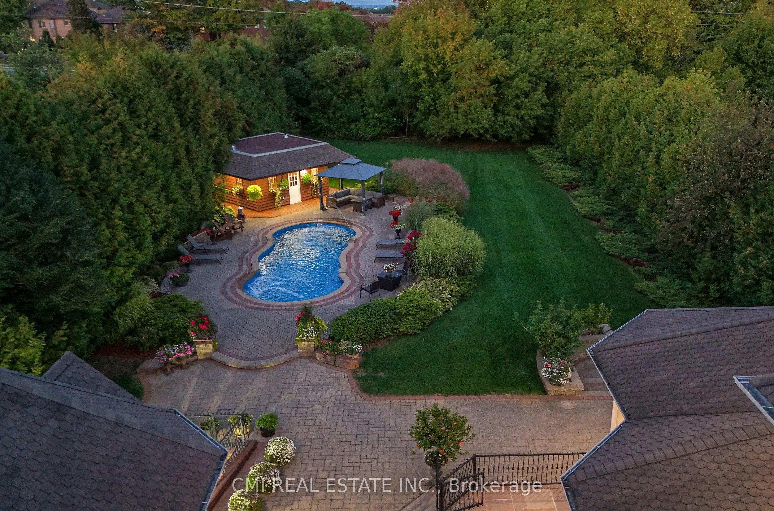 776 Woodland Acres Crescent