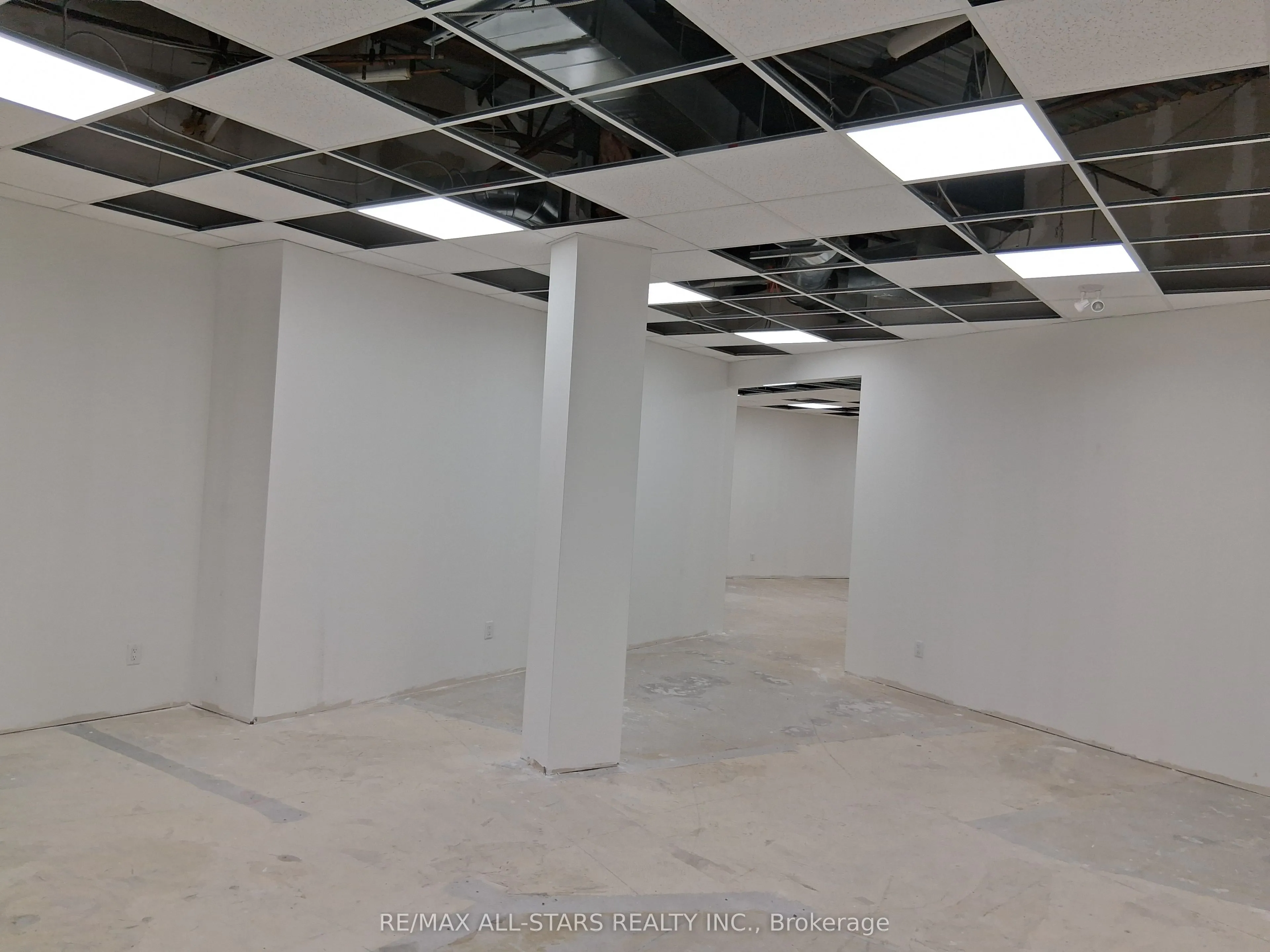 29 Toronto Street S #203