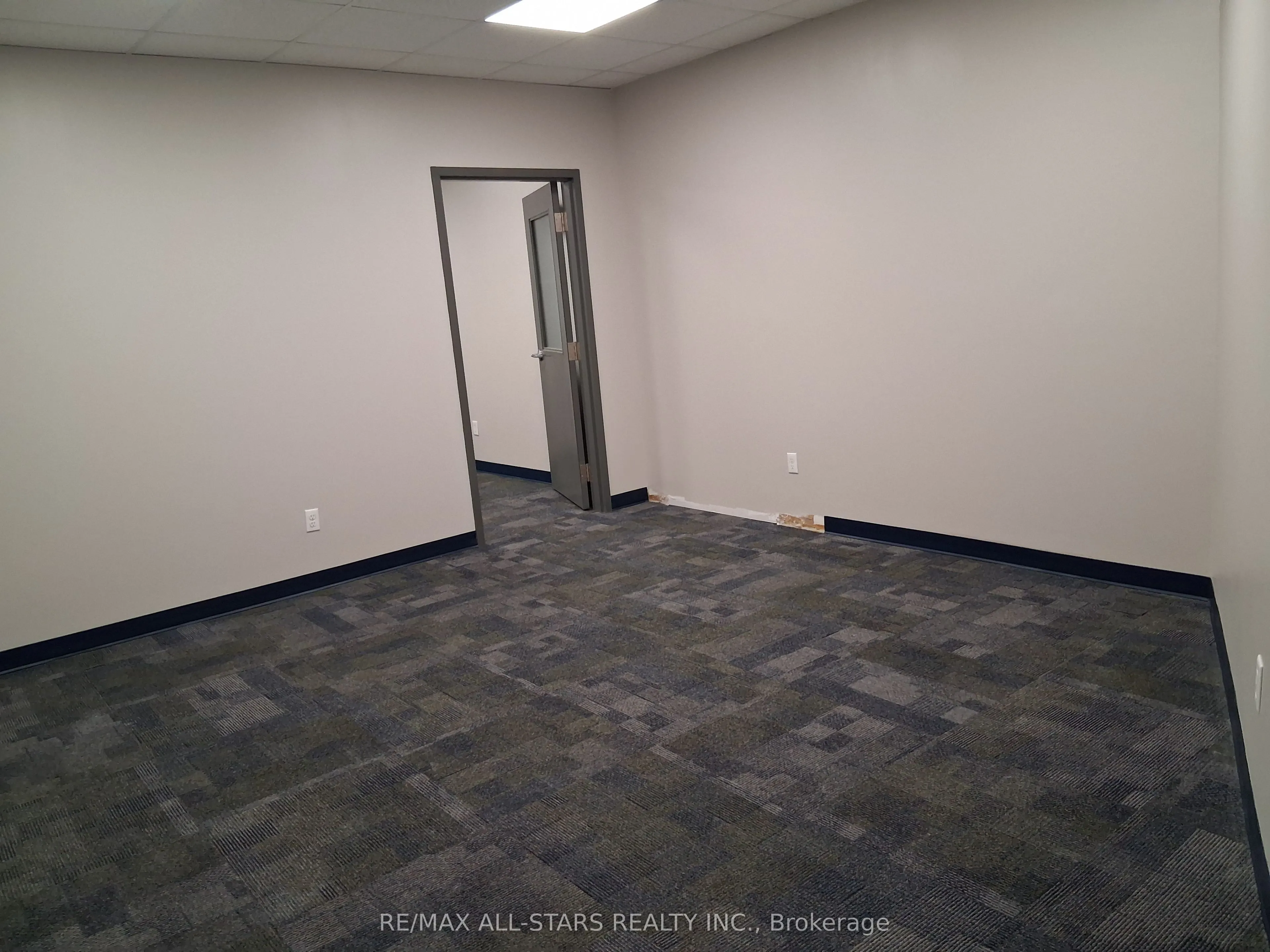 29 Toronto Street S #106
