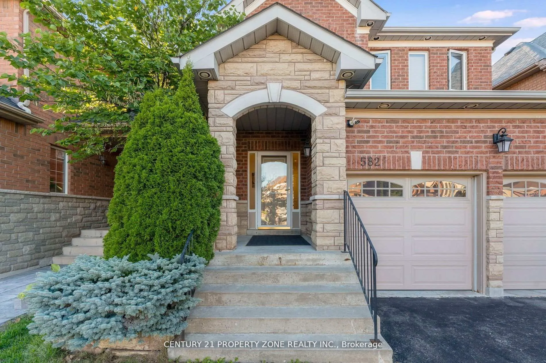 582 Plantation Gate
