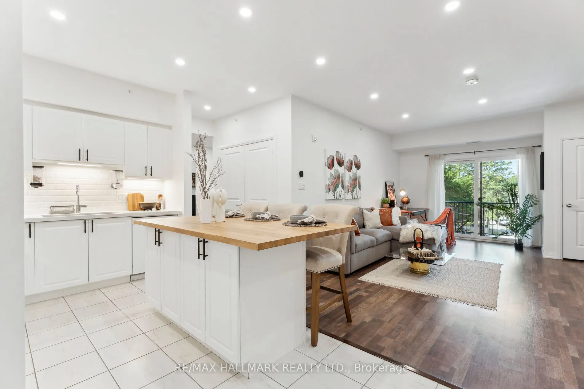 157 Wellington Street E #304