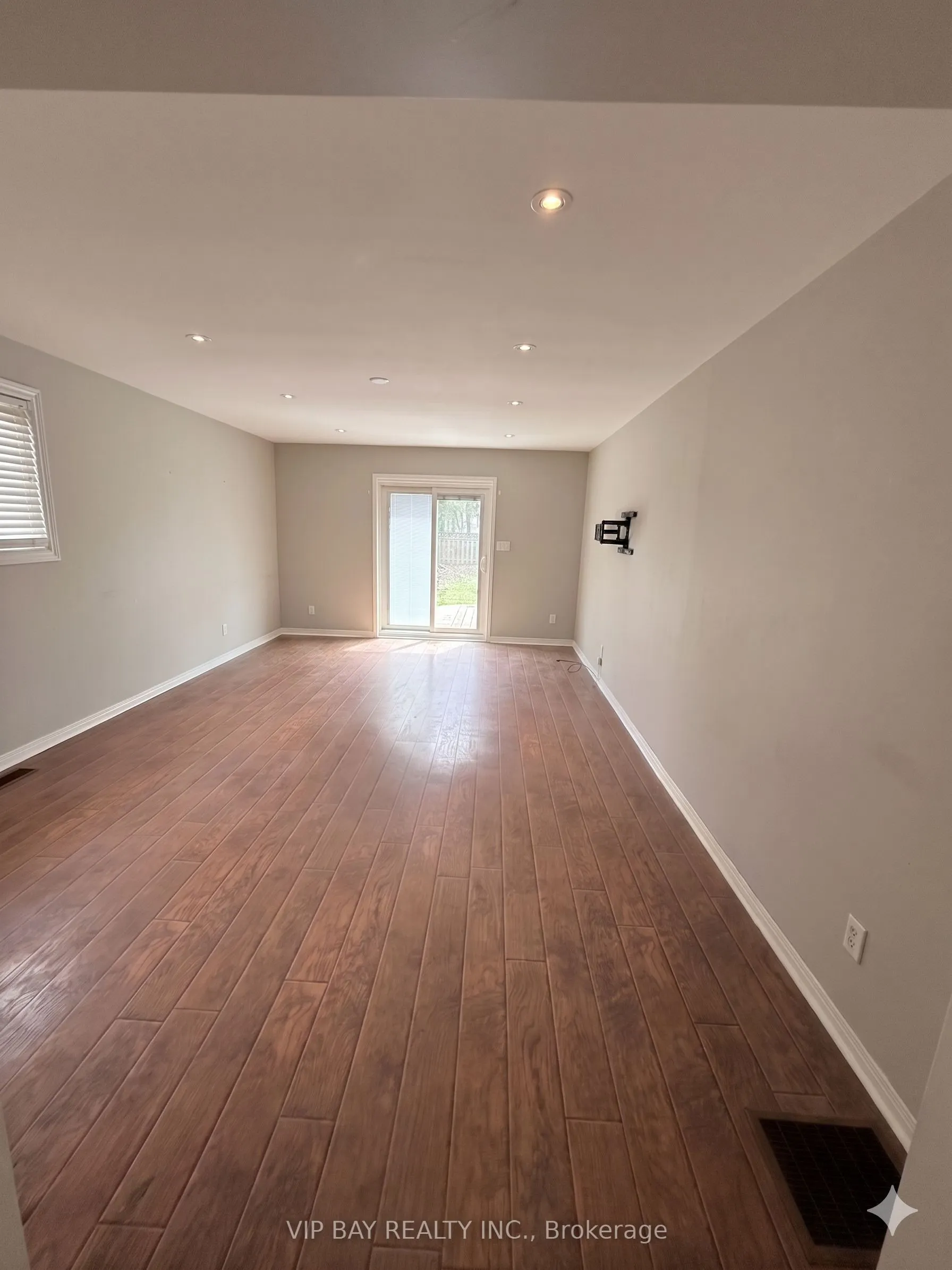 6835 Main Street