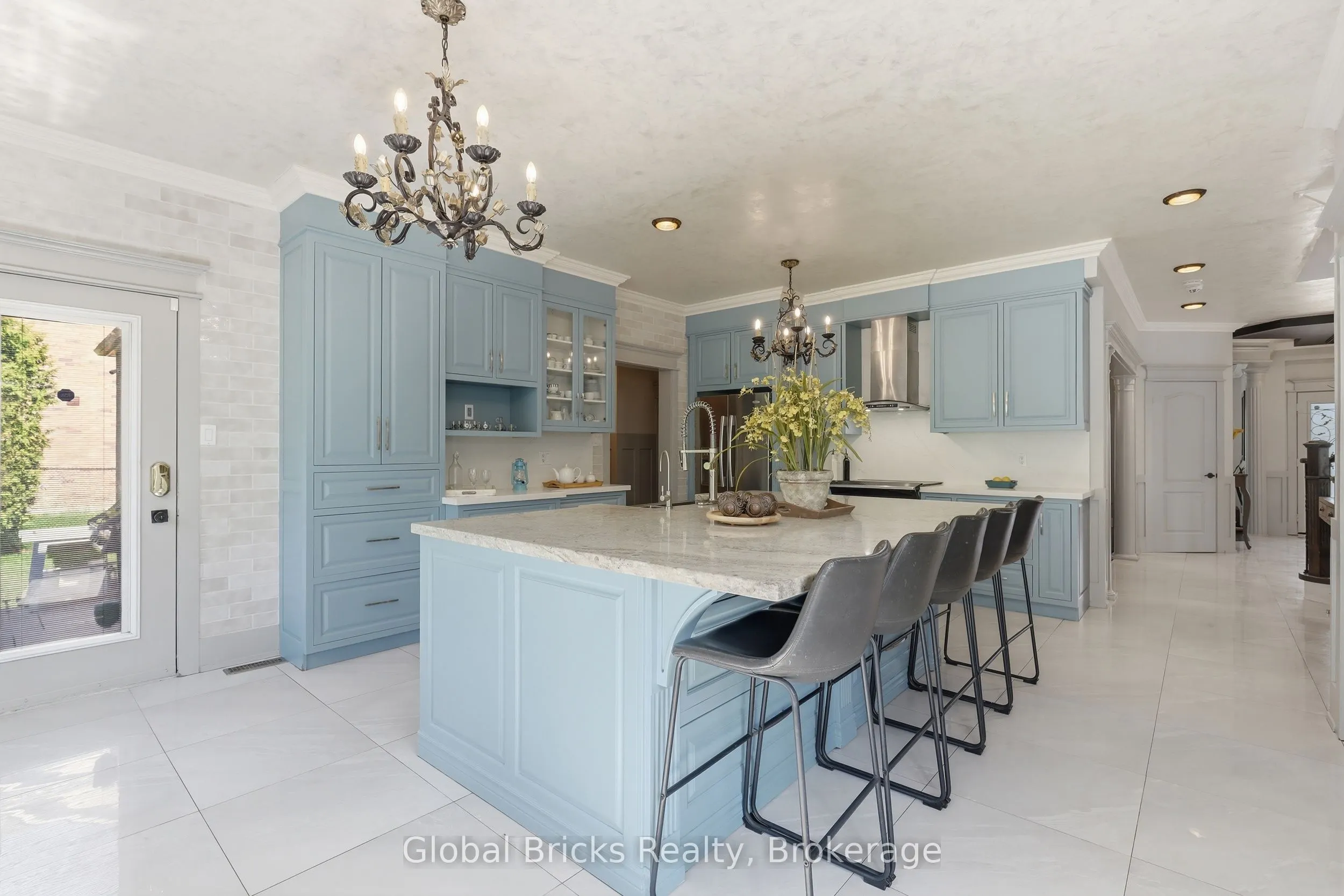 74 Kootenay Ridge