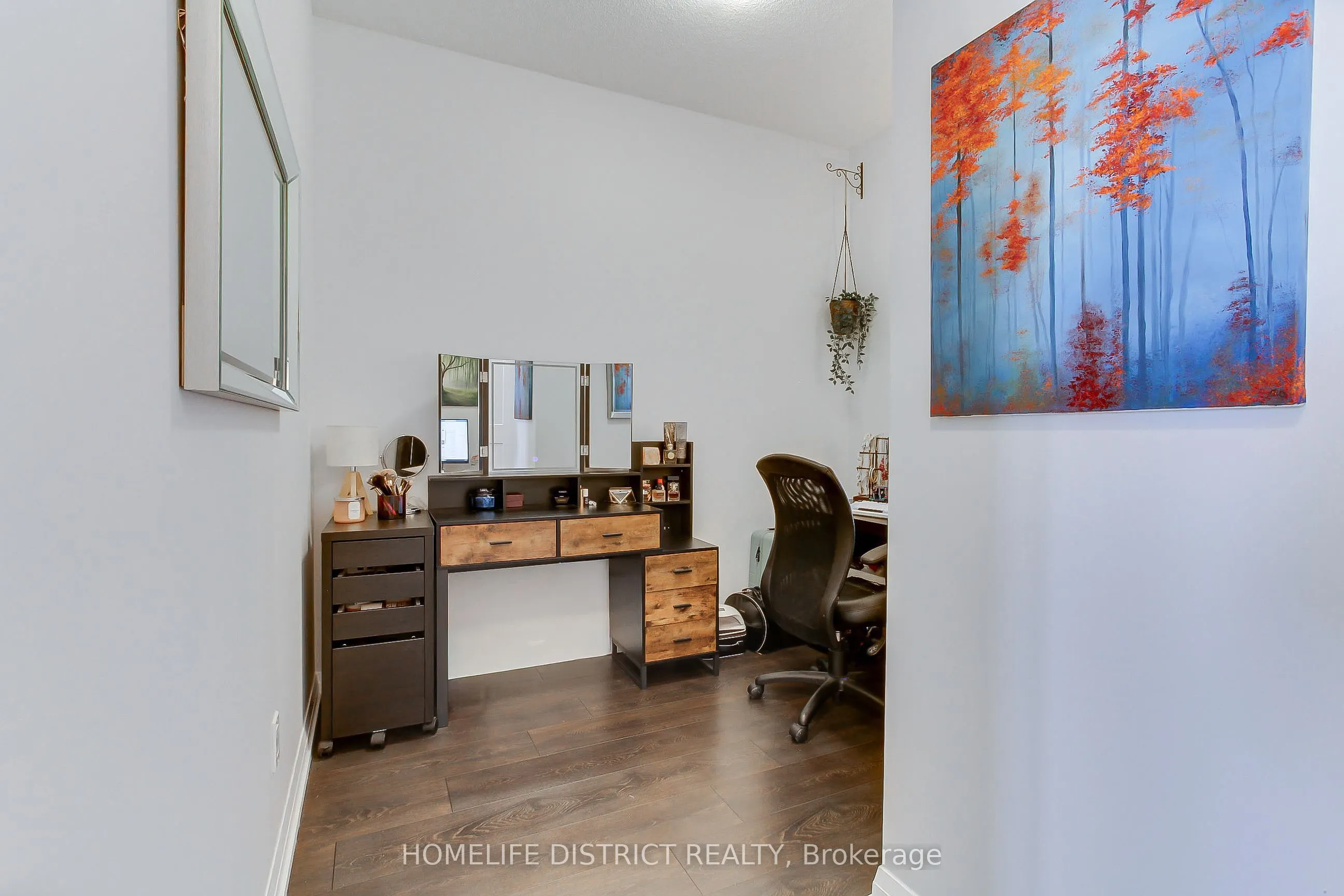 7895 JANE Street #717