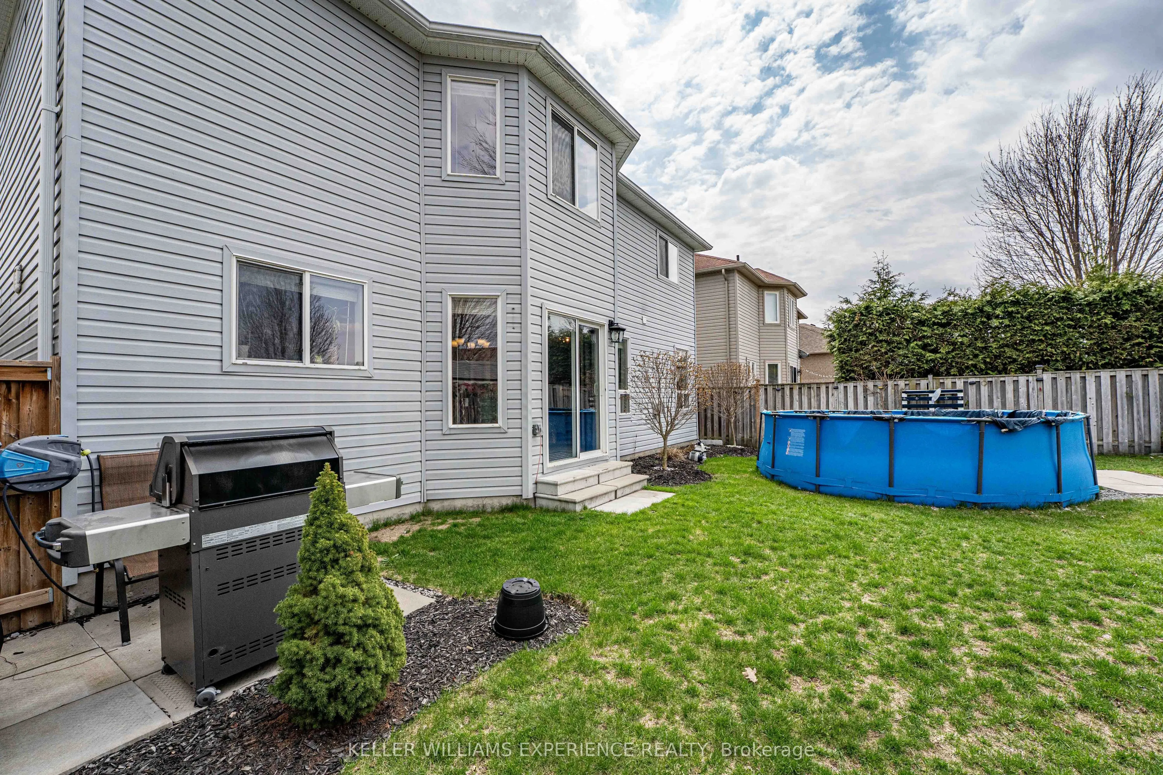 39 Stonemount Crescent