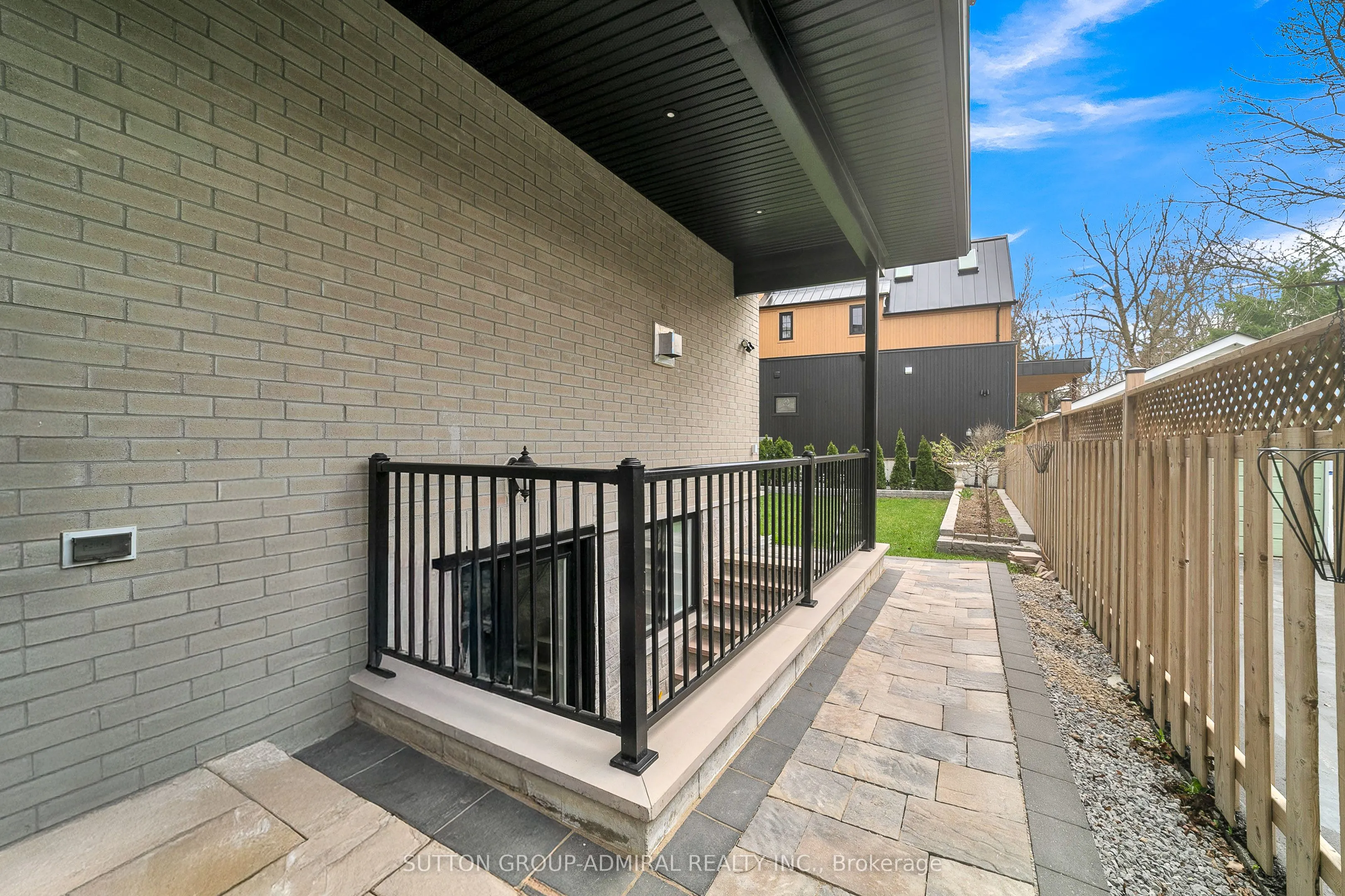 176 Rumble Avenue