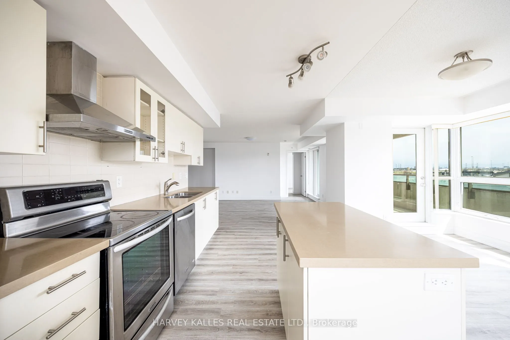 75 Norman Bethune Avenue #317