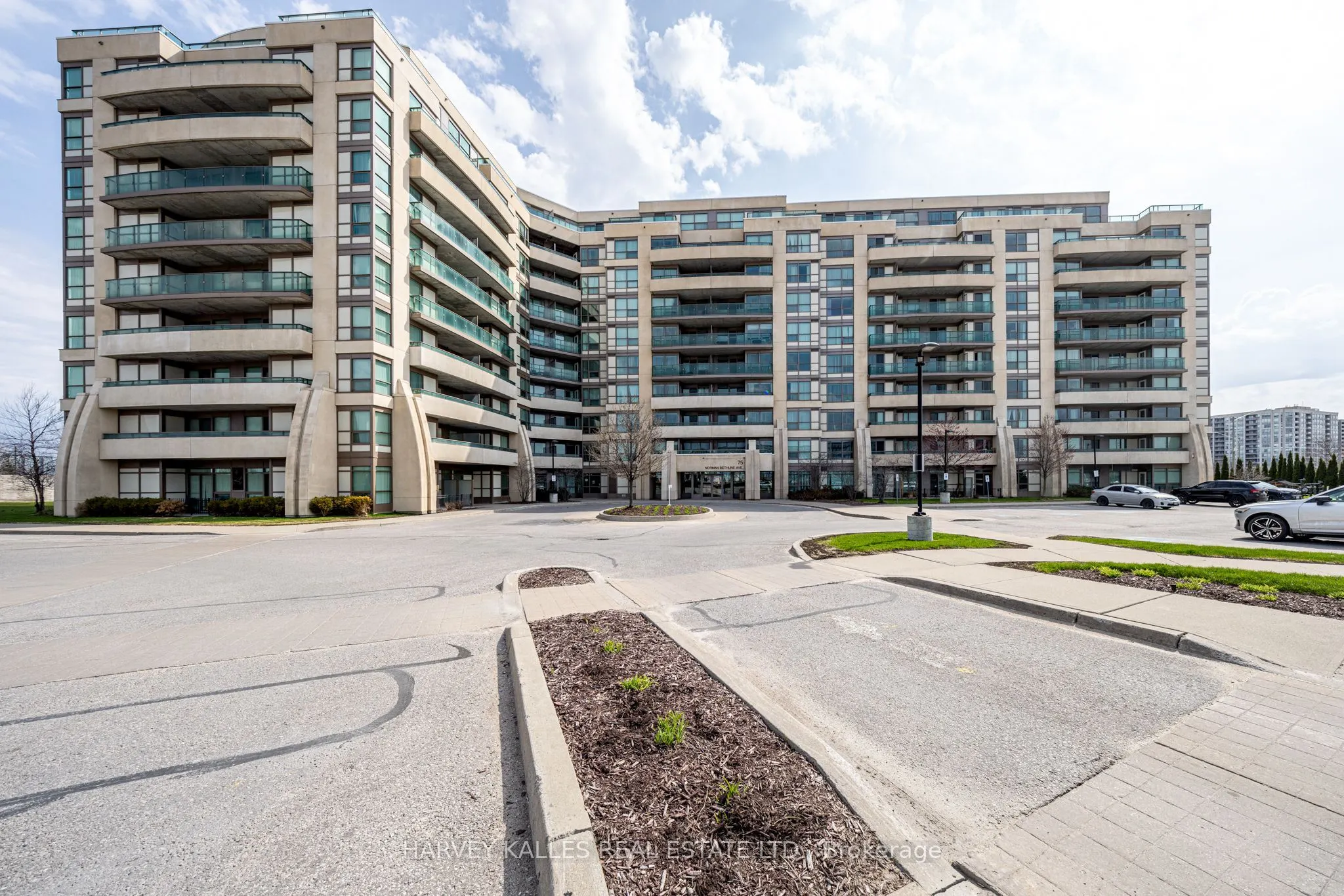 75 Norman Bethune Avenue #317