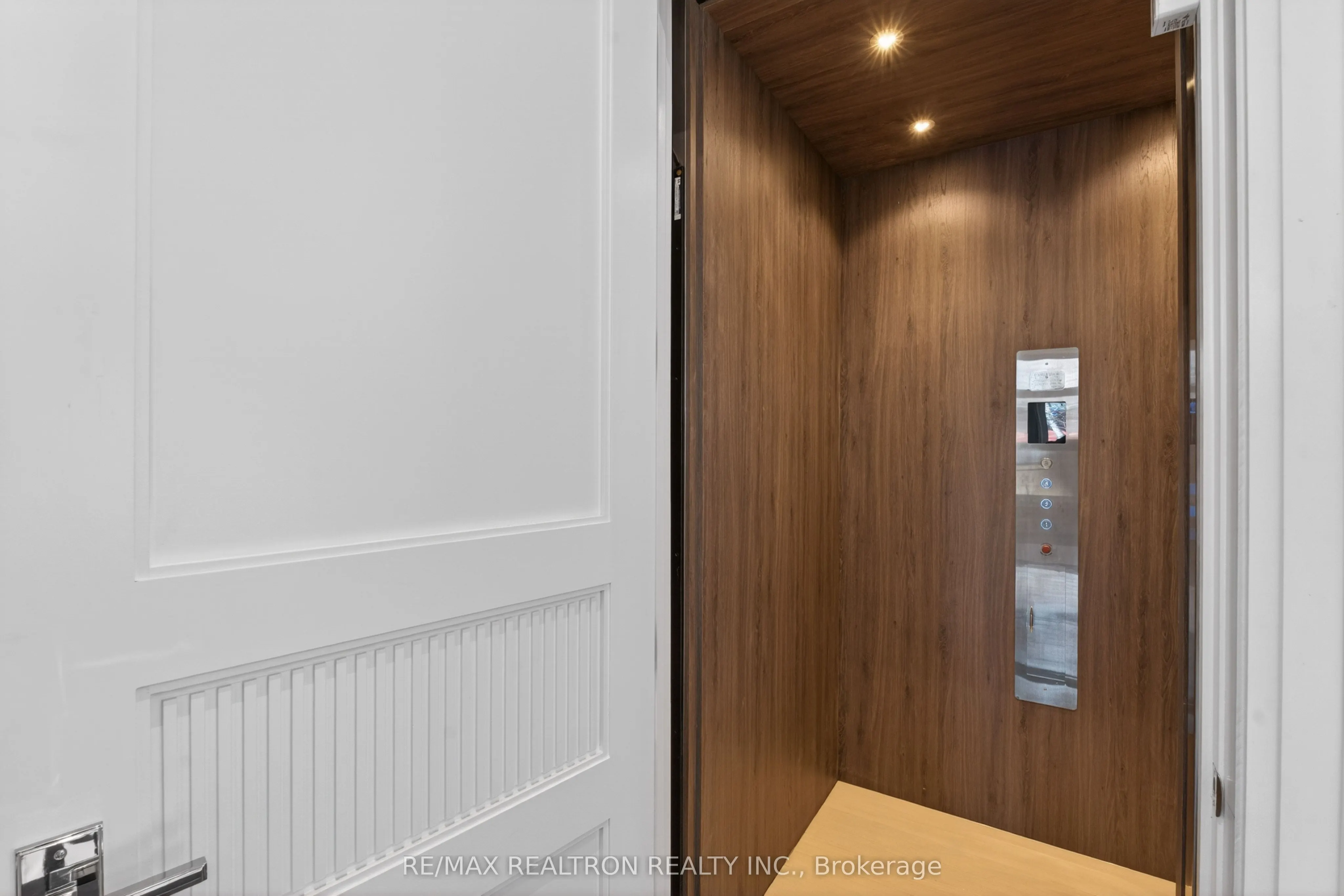 17 Pebblelane Court
