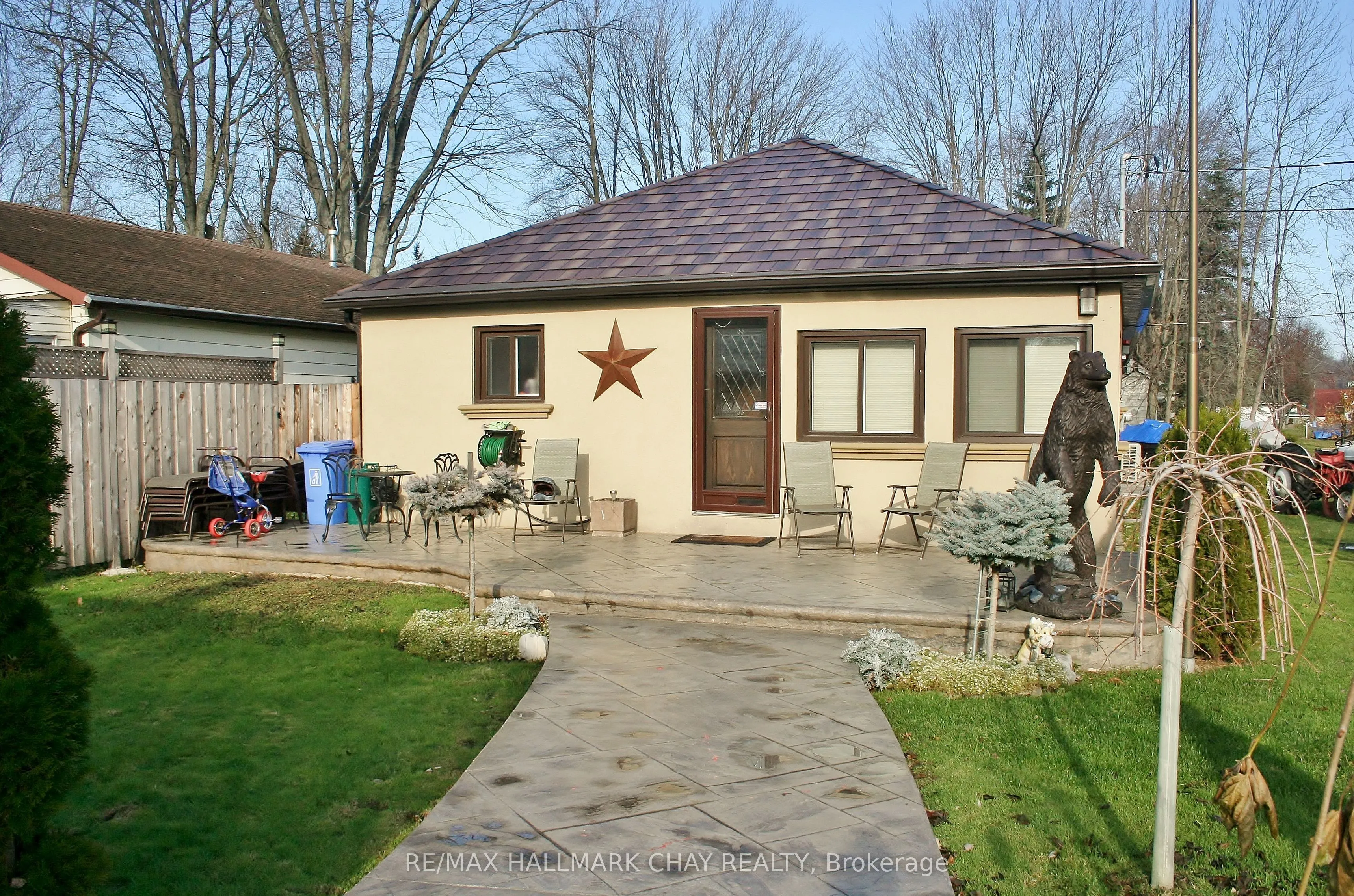 1099 Poplar Drive