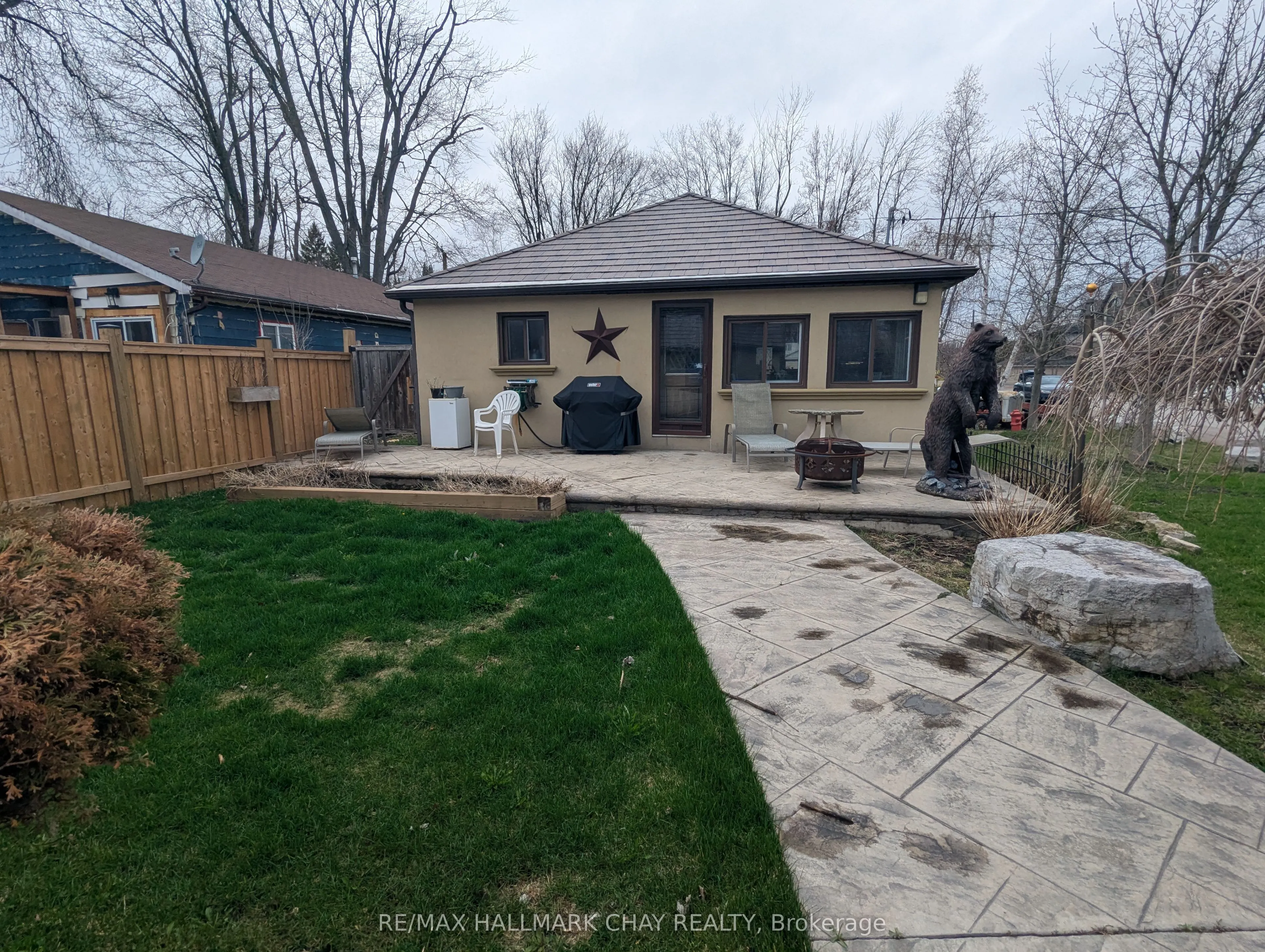 1099 Poplar Drive