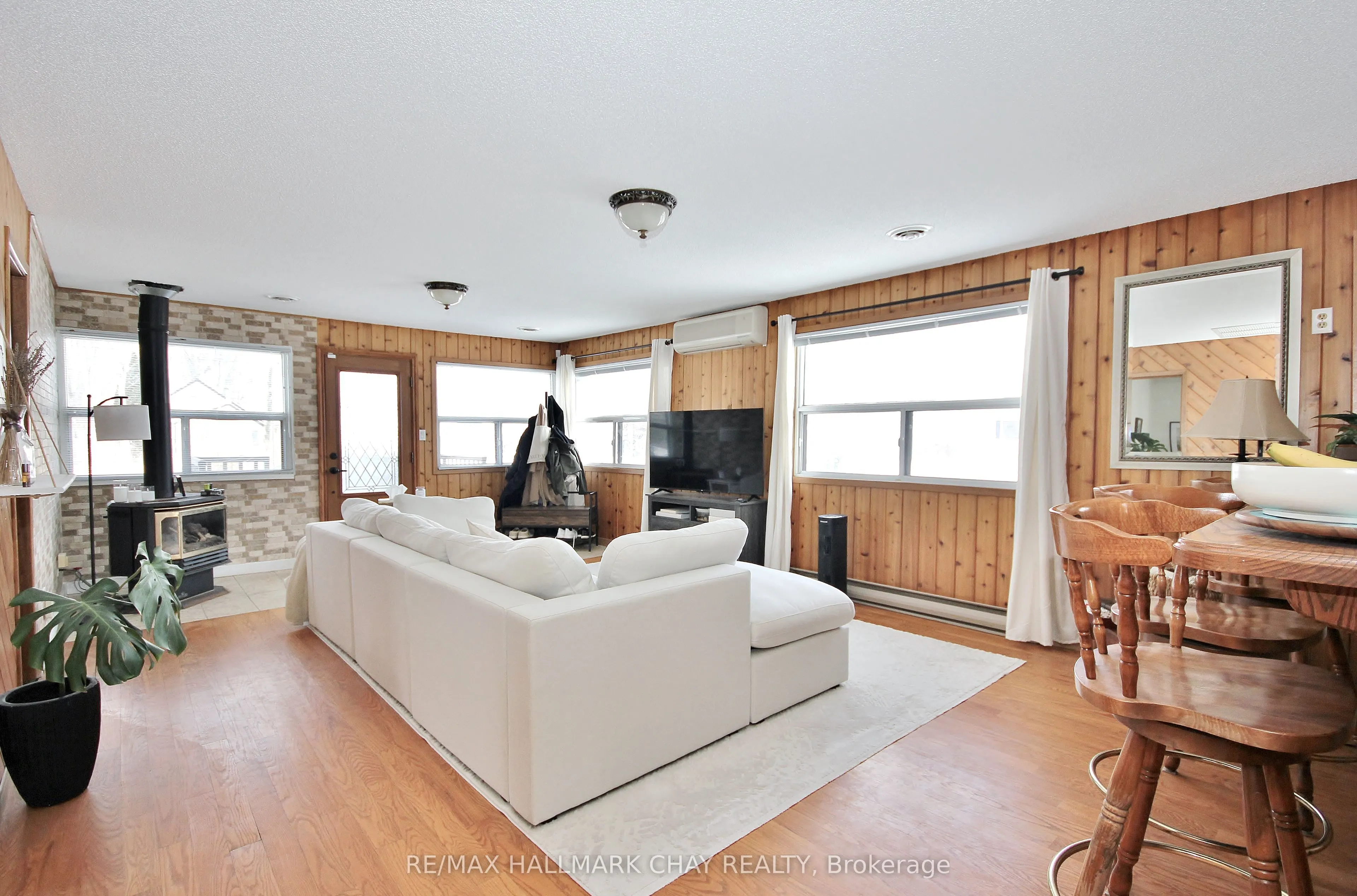 1099 Poplar Drive