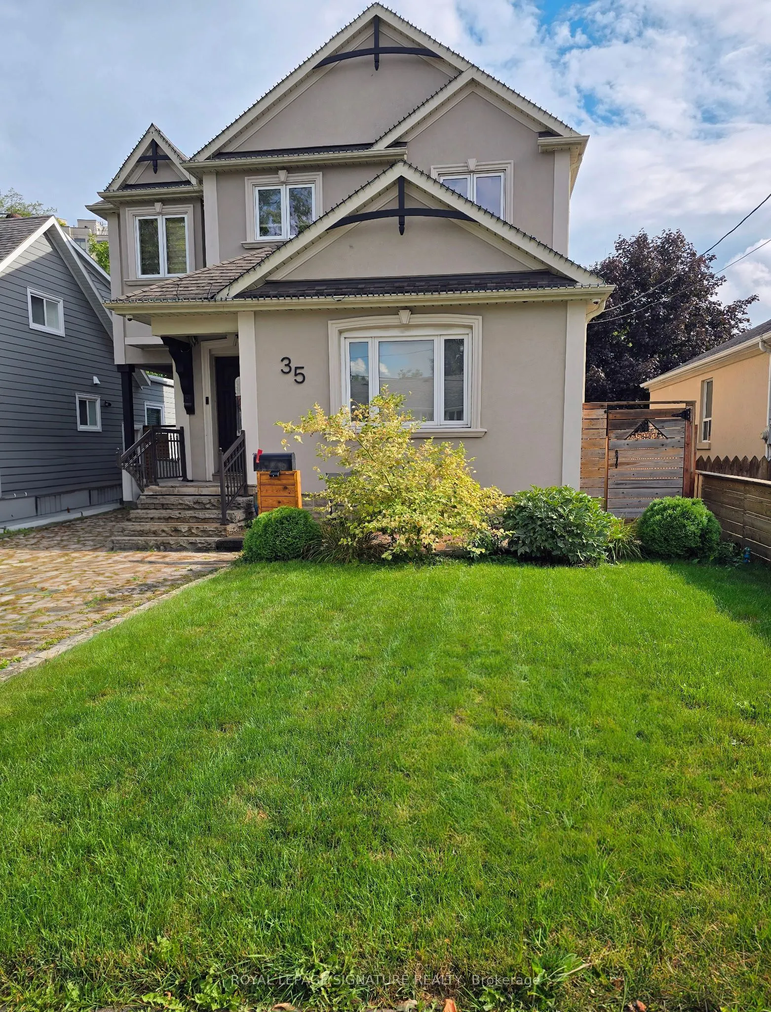 35 Rainbow Drive