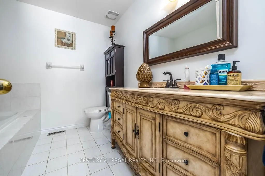 43 Waterton Crescent