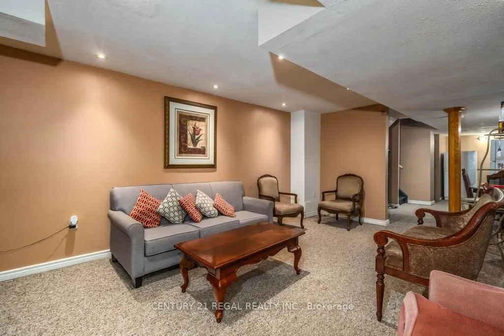 43 Waterton Crescent