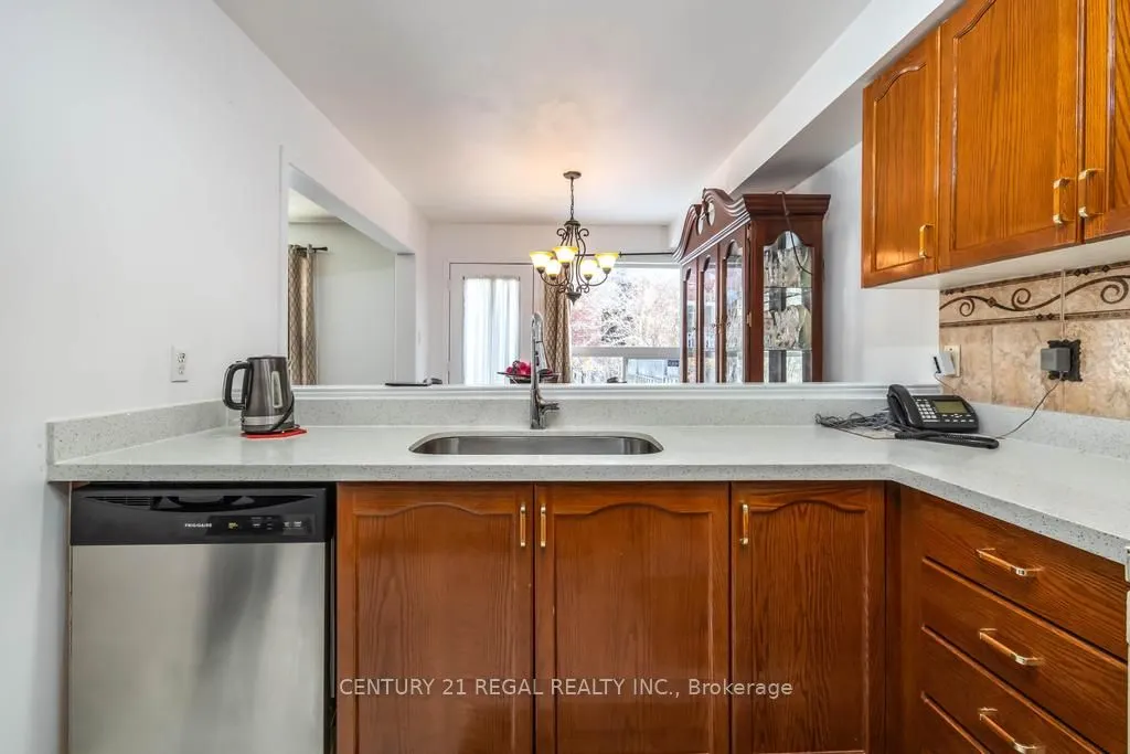 43 Waterton Crescent