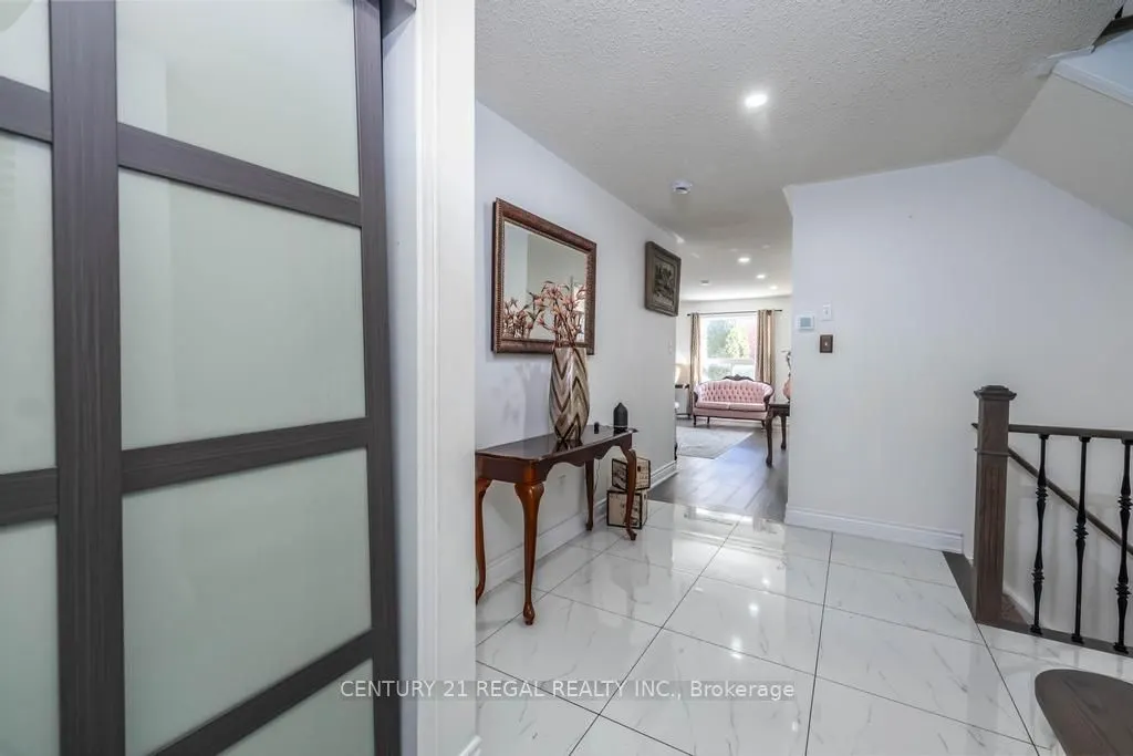 43 Waterton Crescent