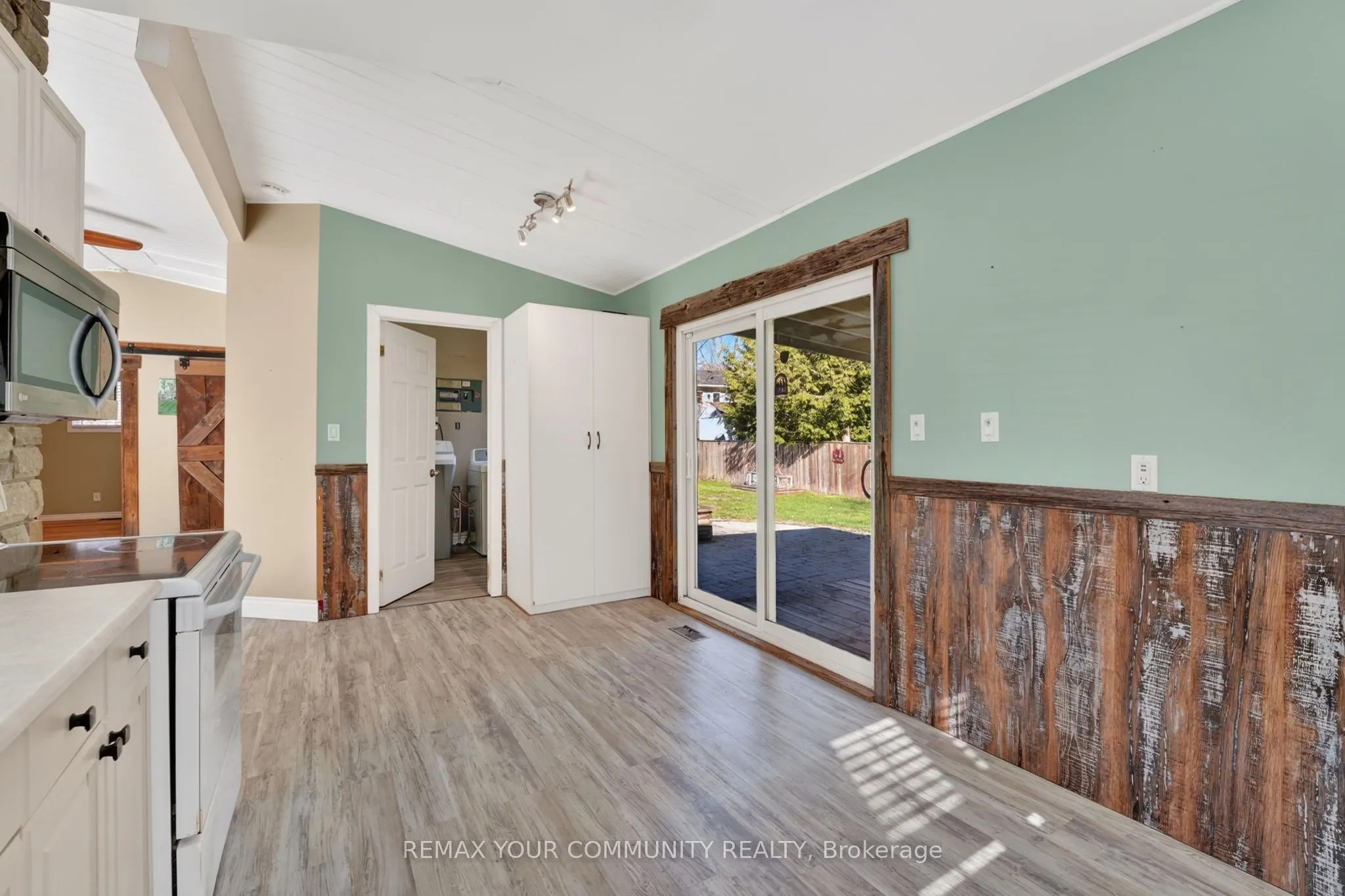 3816 30th Side Road