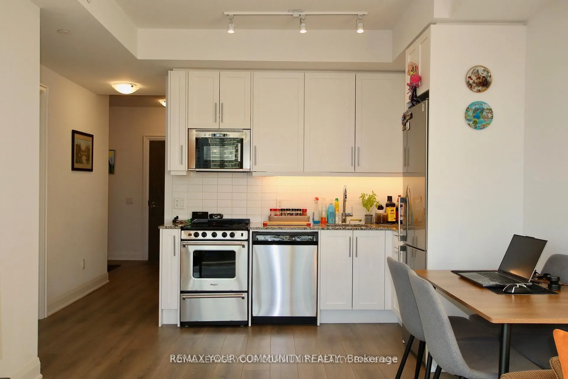 20 Gatineau Drive #404