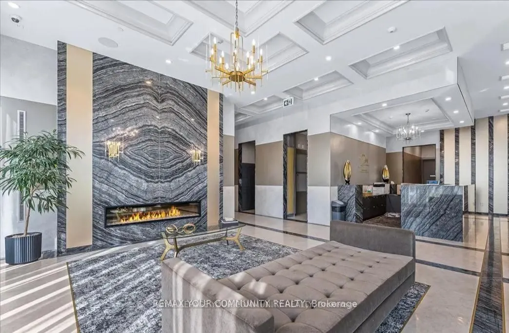 20 Gatineau Drive #404