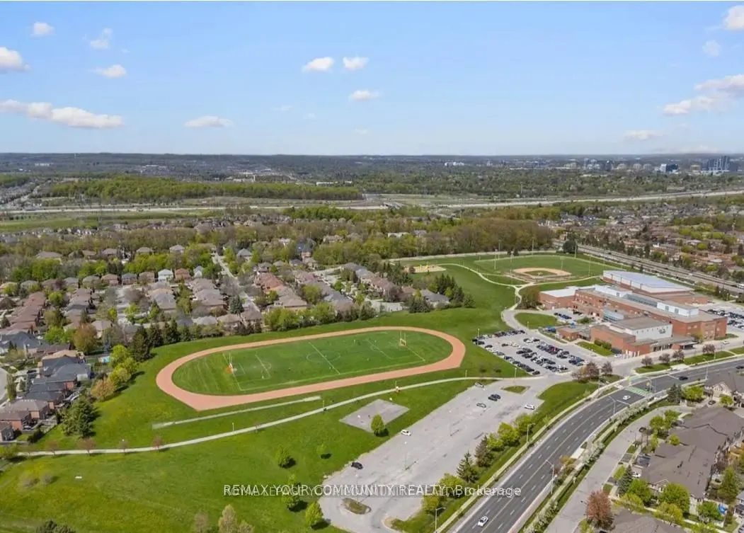 20 Gatineau Drive #404