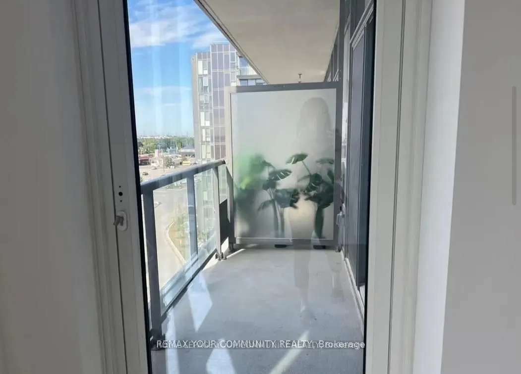20 Gatineau Drive #404
