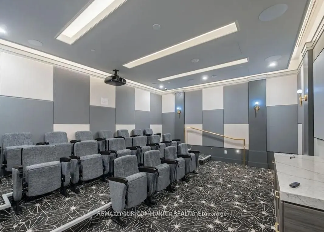 20 Gatineau Drive #404